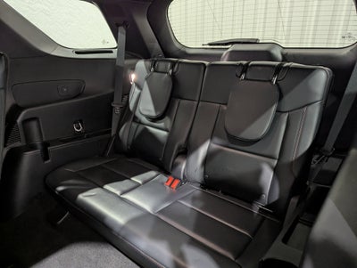 2025 Ford Explorer ST-Line 4x4