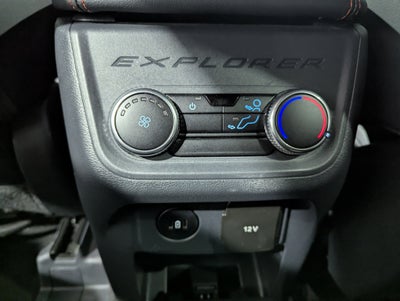 2025 Ford Explorer ST-Line 4x4