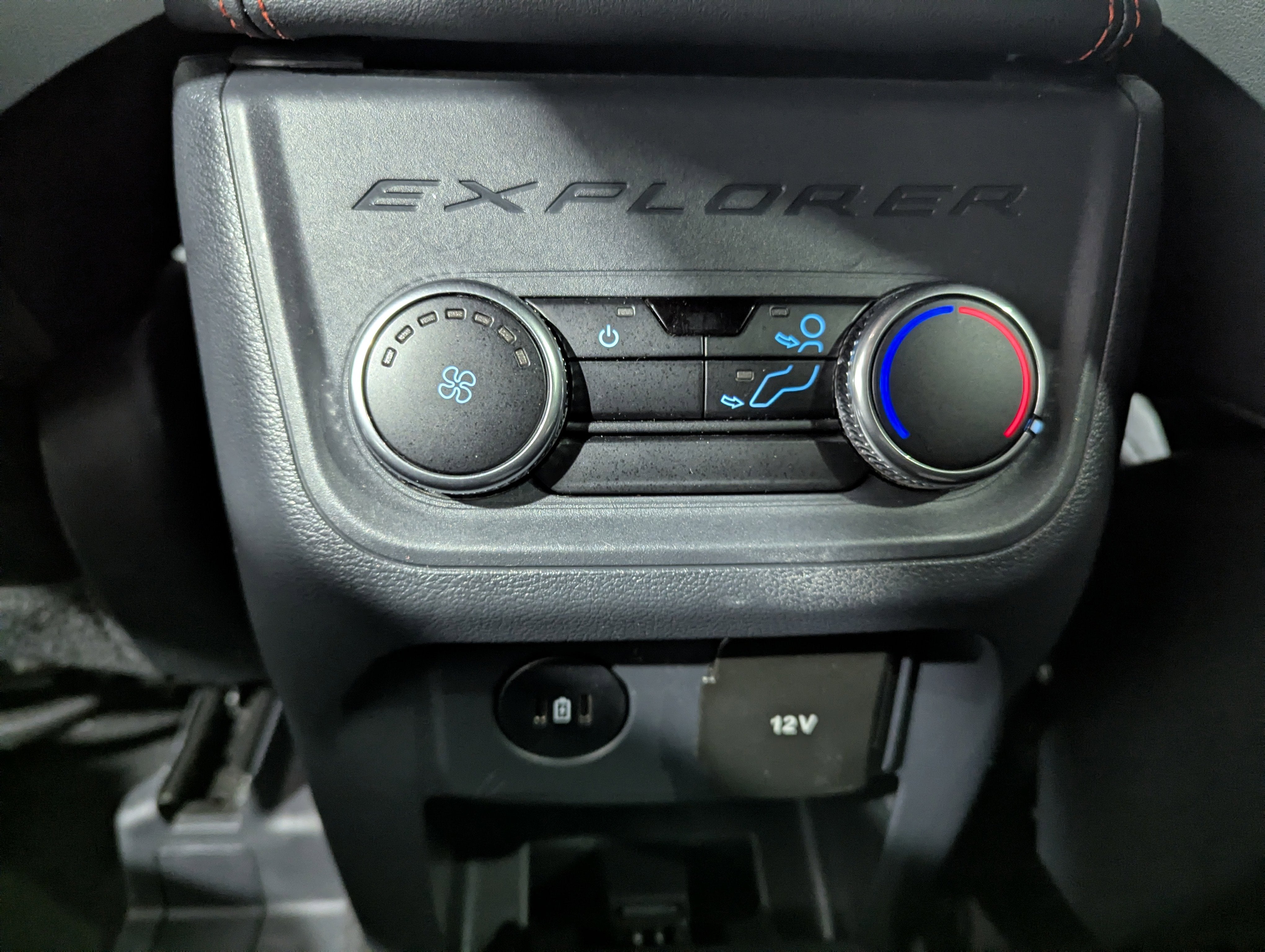 2025 Ford Explorer ST-Line 4x4