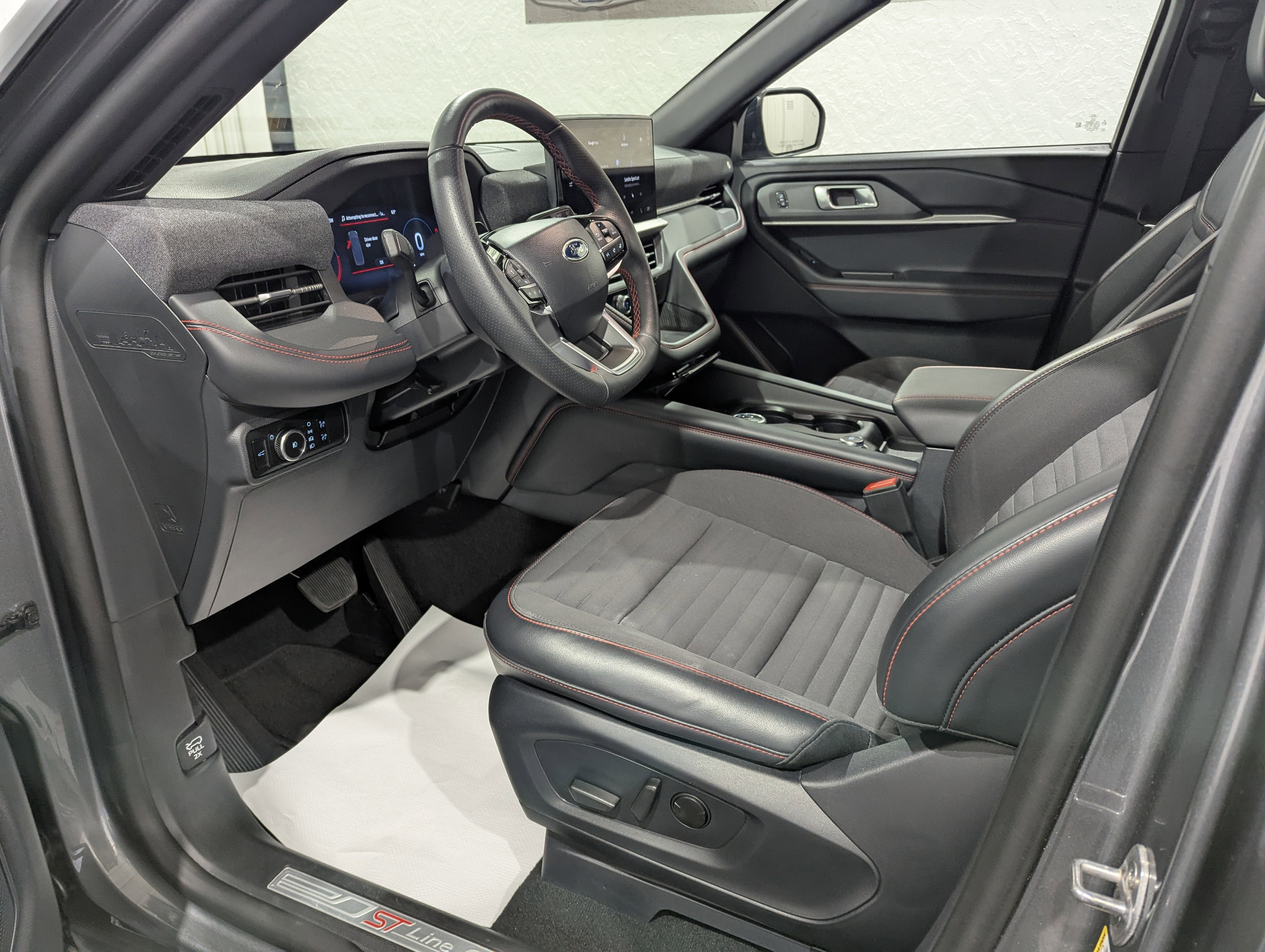 2025 Ford Explorer ST-Line 4x4