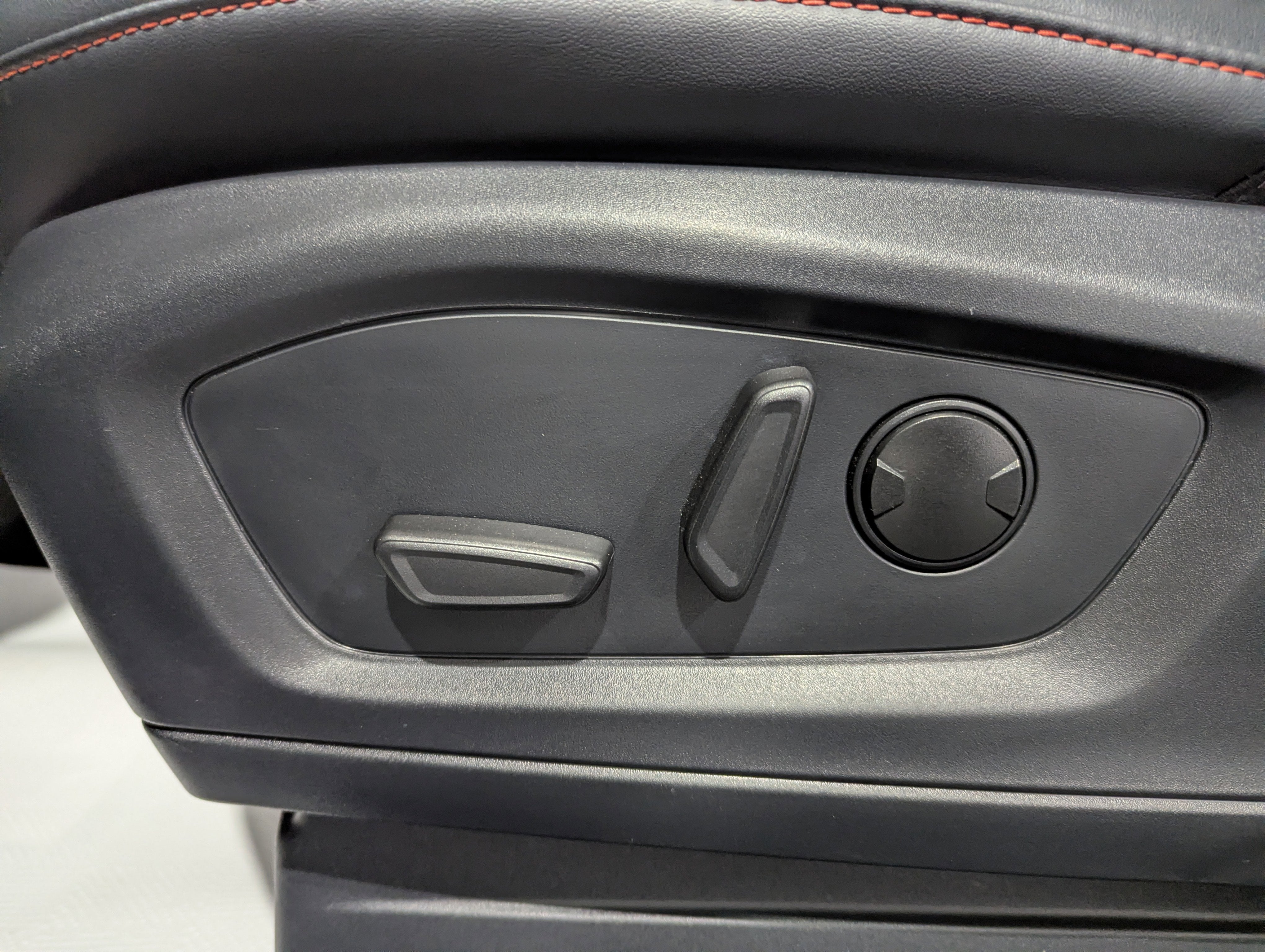 2025 Ford Explorer ST-Line 4x4