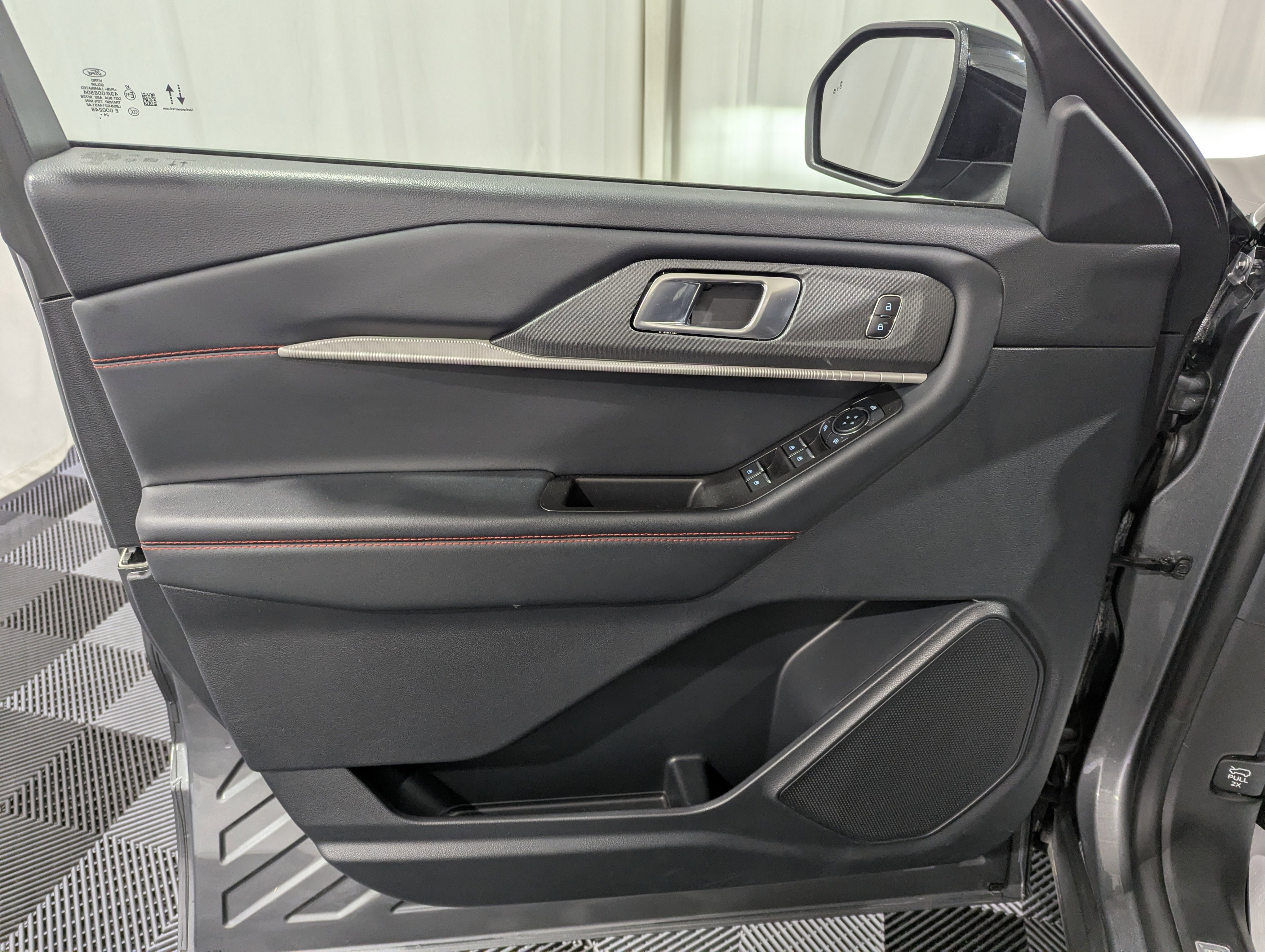 2025 Ford Explorer ST-Line 4x4