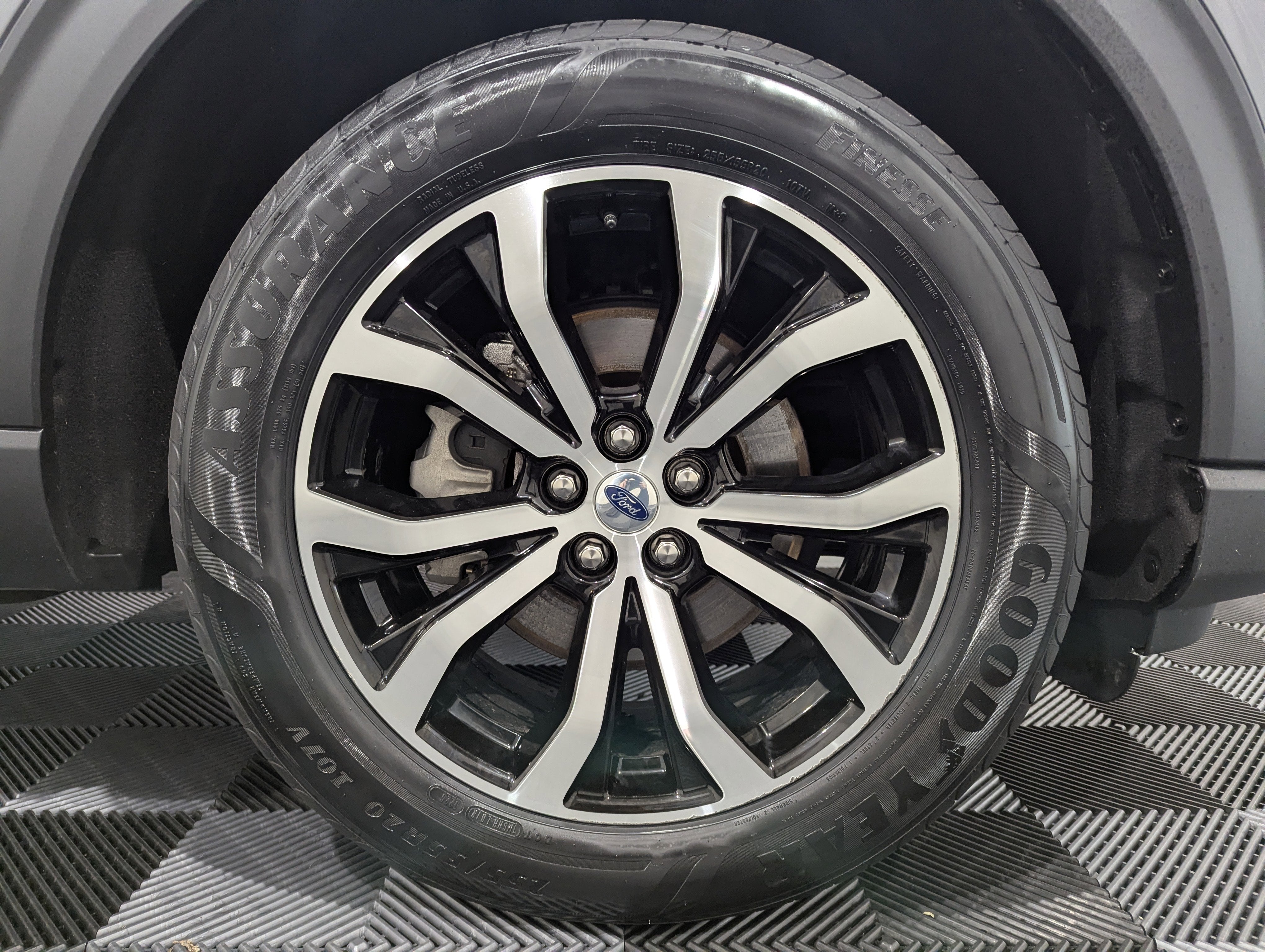 2025 Ford Explorer ST-Line 4x4