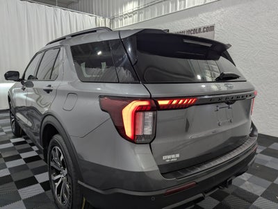 2025 Ford Explorer ST-Line 4x4