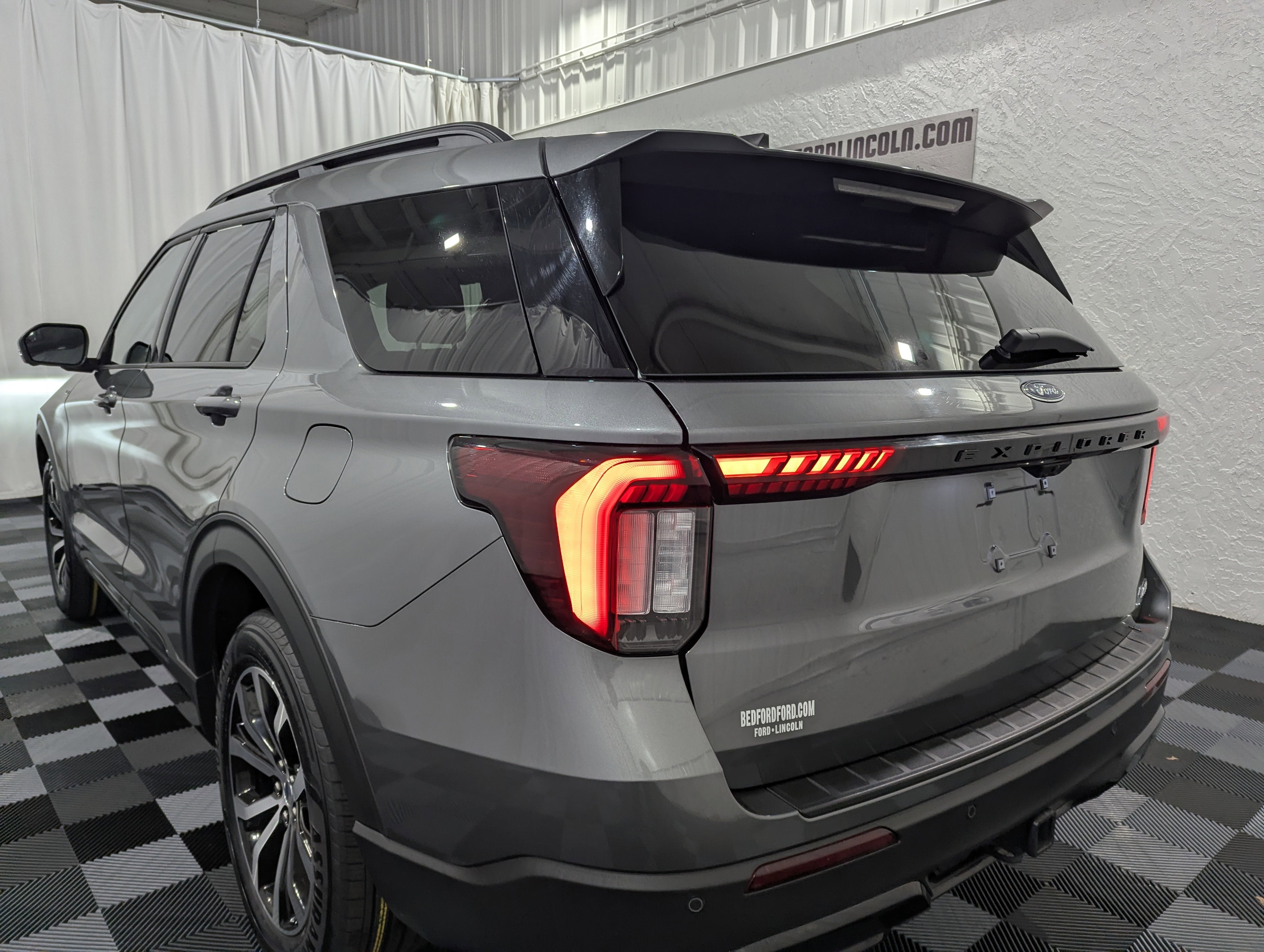 2025 Ford Explorer ST-Line 4x4