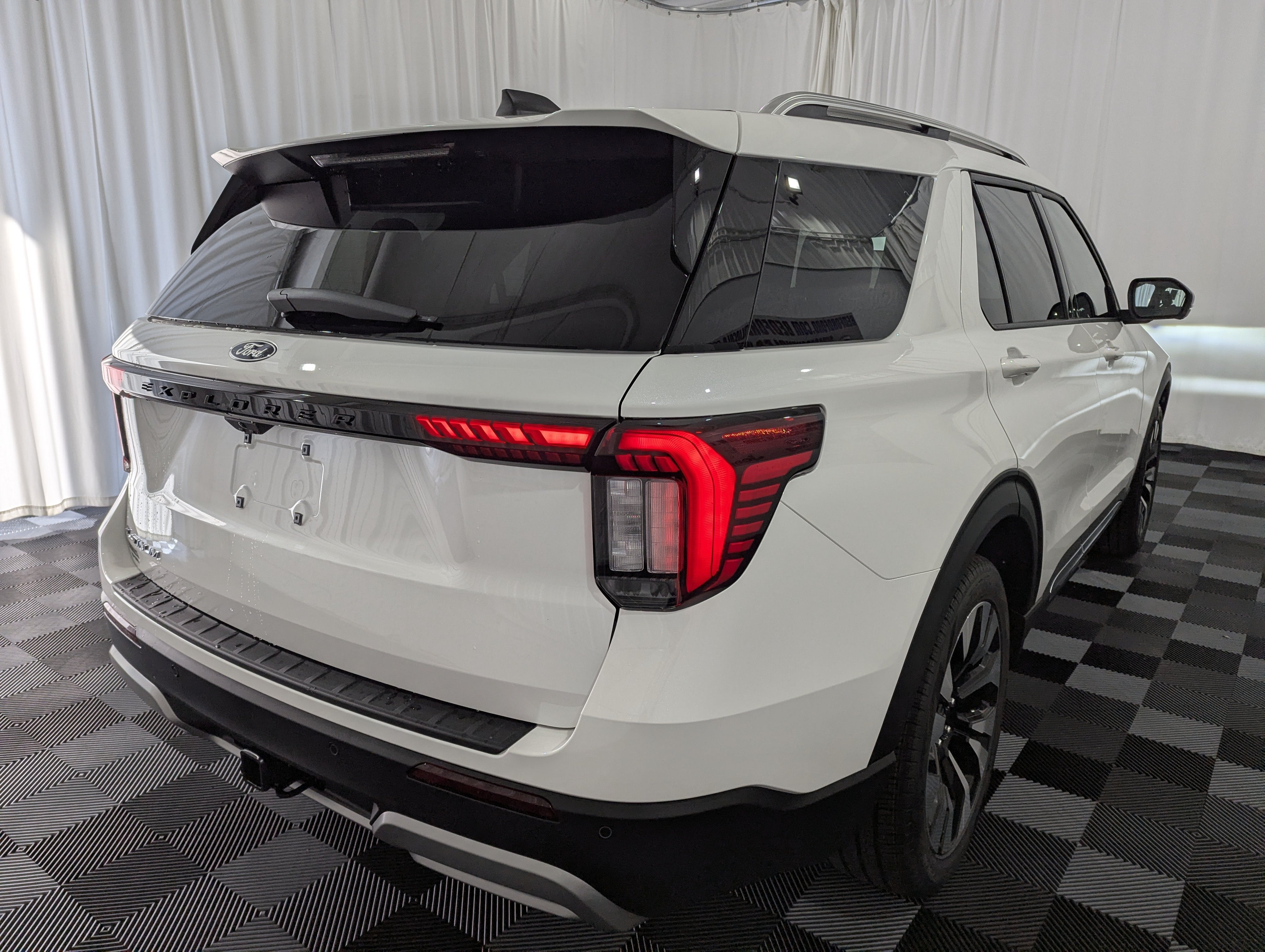 2027 Ford Explorer ST-Line 4x4