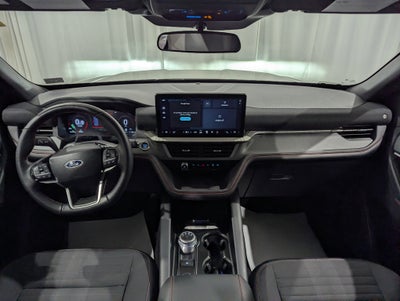 2025 Ford Explorer ST-Line 4x4