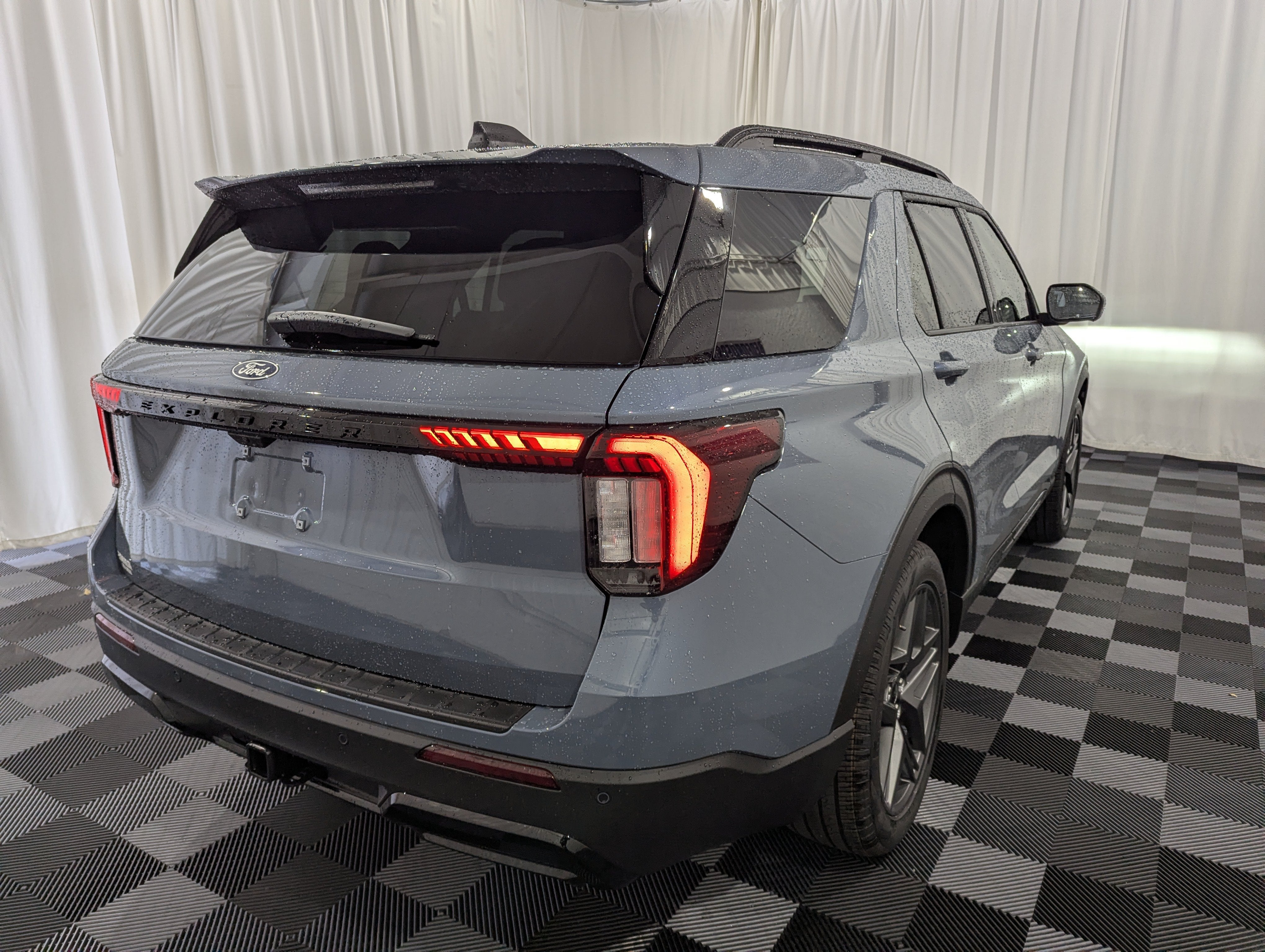 2027 Ford Explorer ST-Line 4x4
