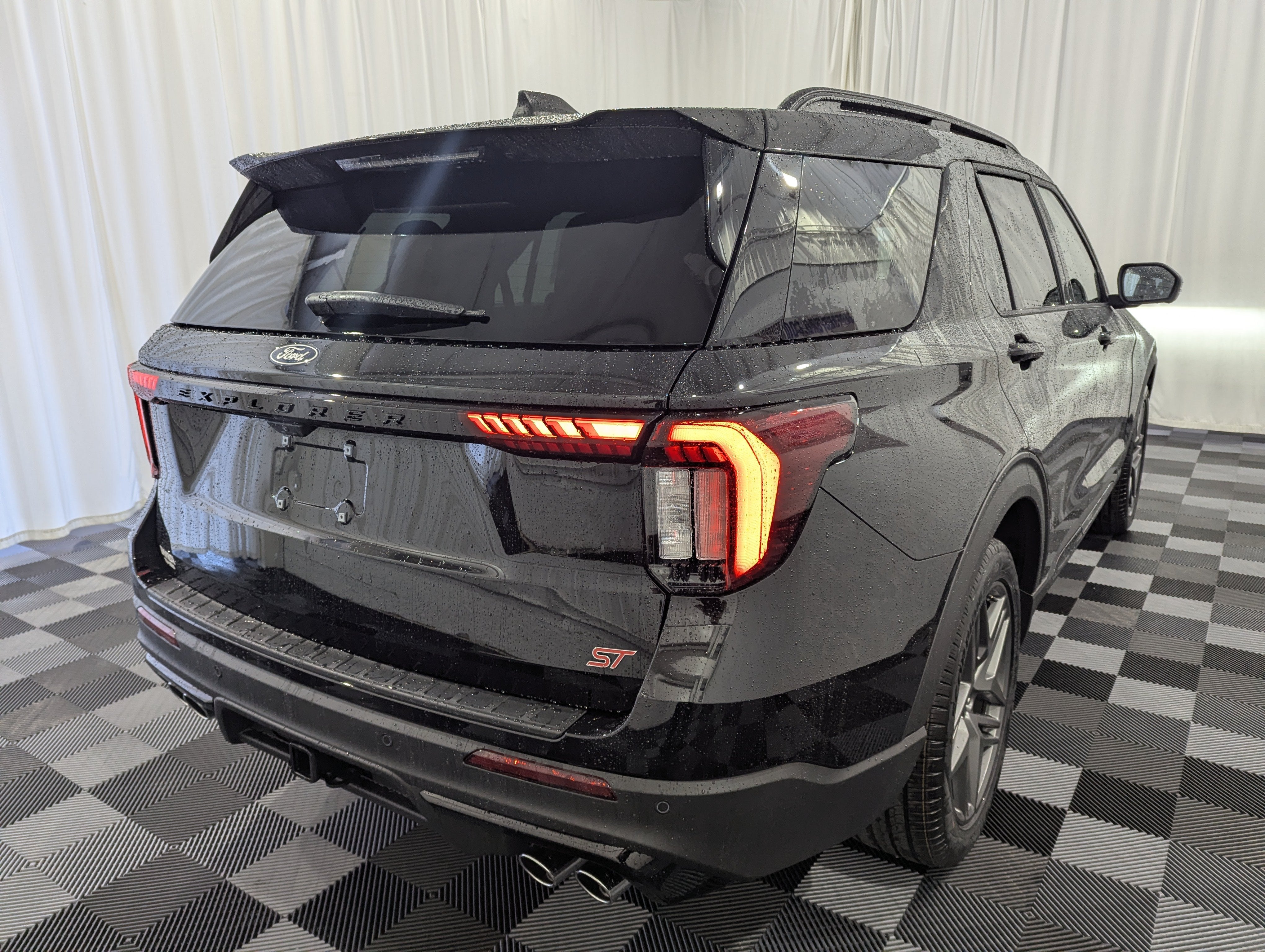 2027 Ford Explorer ST 4x4