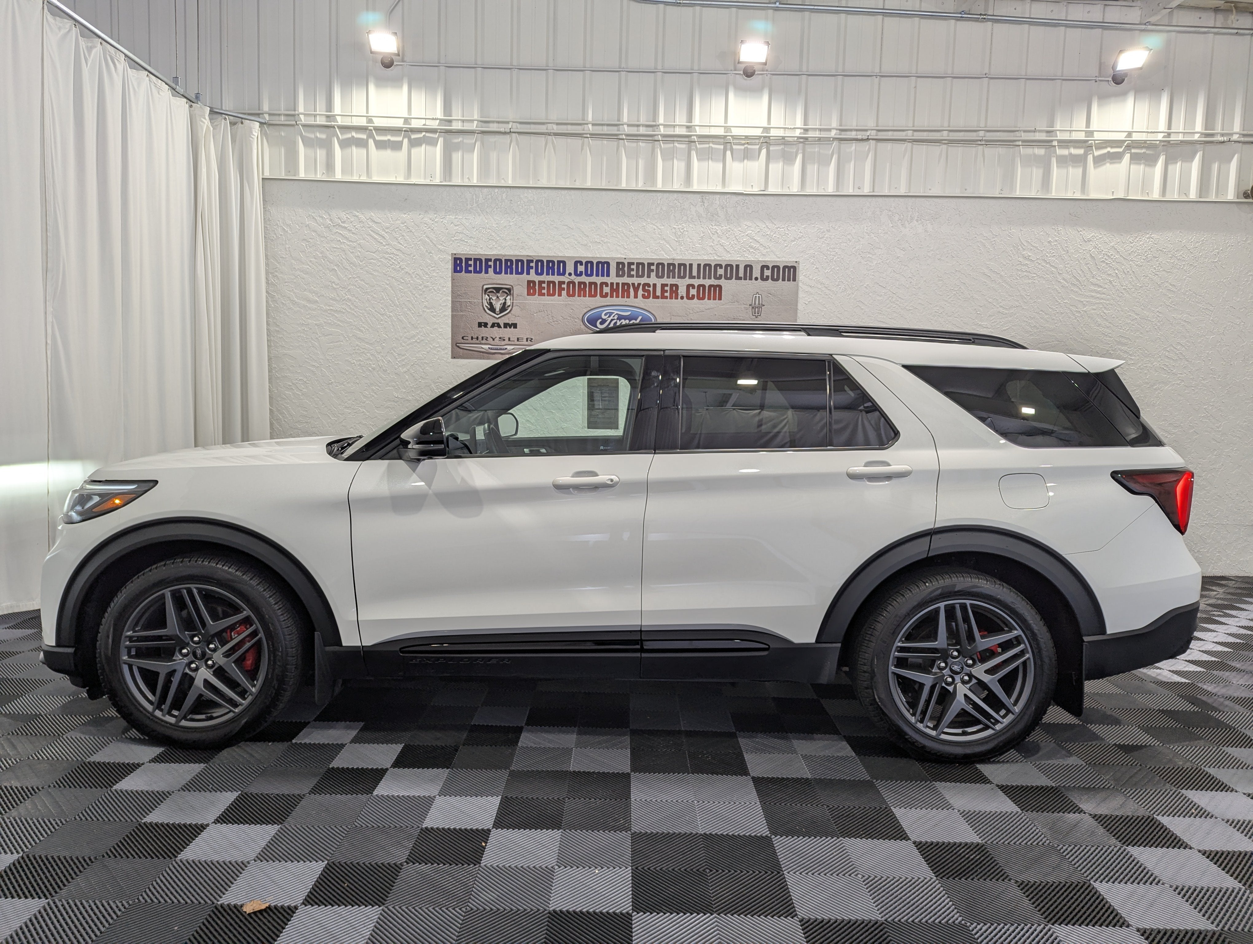 2025 Ford Explorer ST 4x4