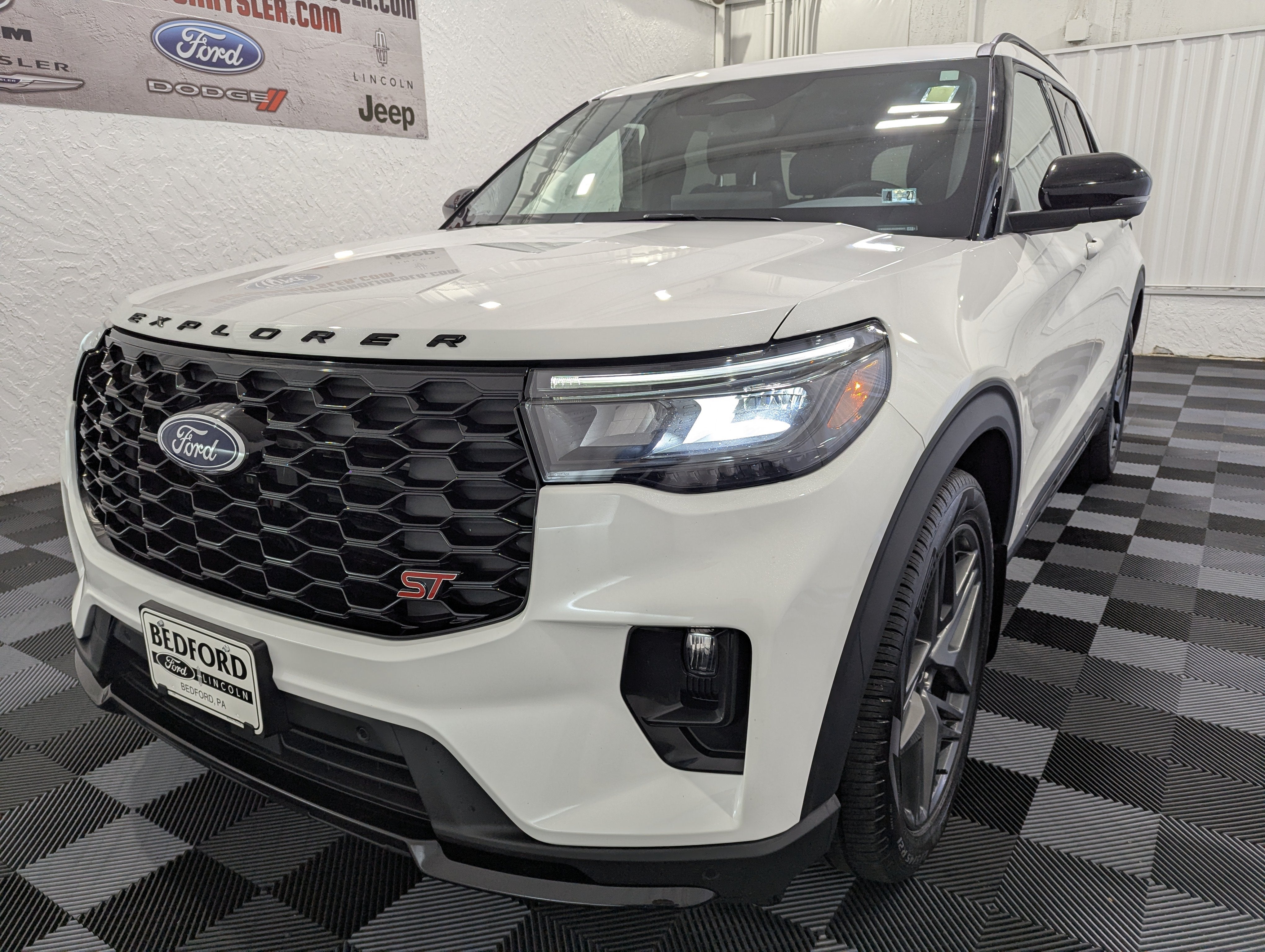 2025 Ford Explorer ST 4x4