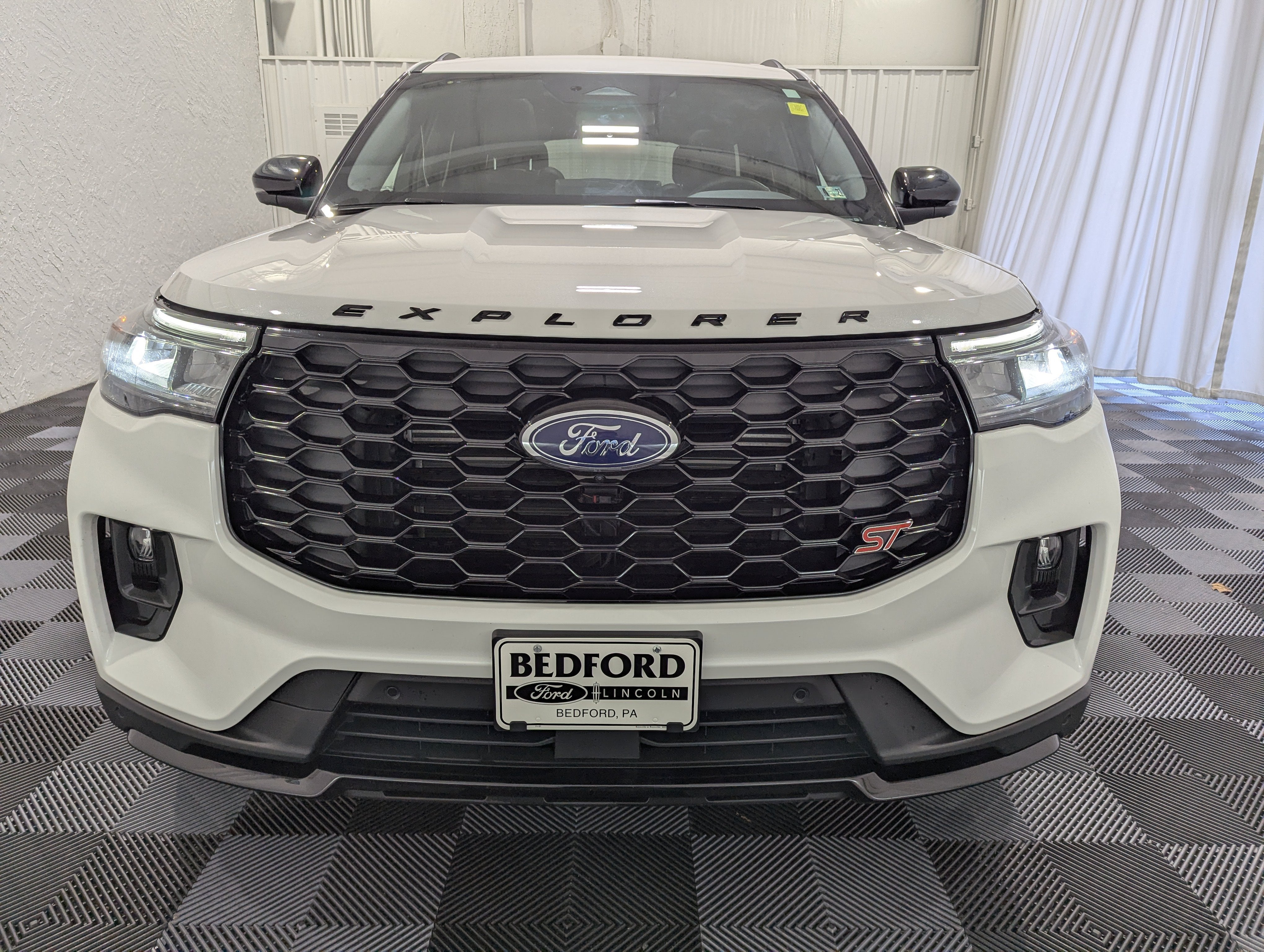 2025 Ford Explorer ST 4x4