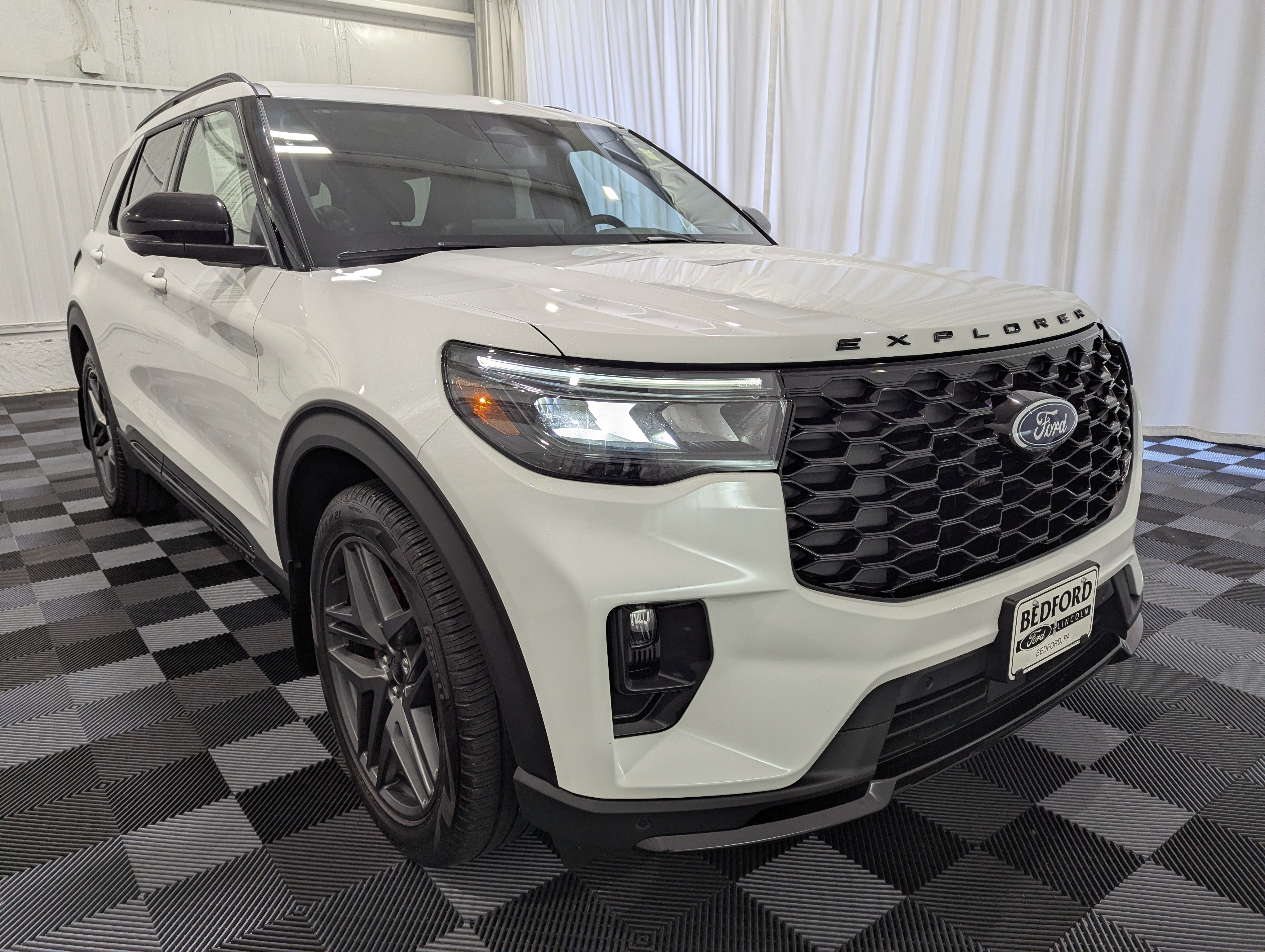 2025 Ford Explorer ST 4x4