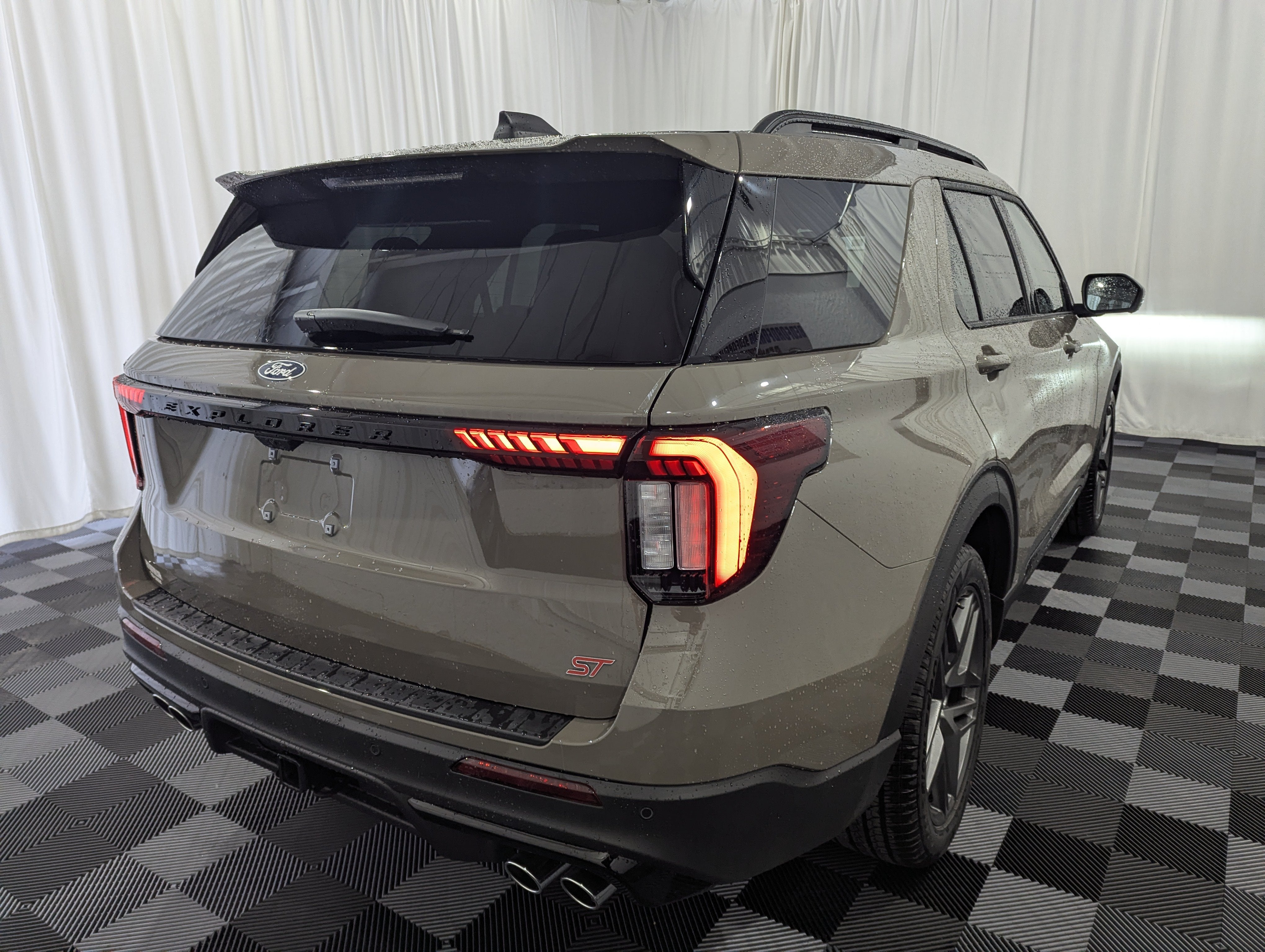 2027 Ford Explorer ST 4x4