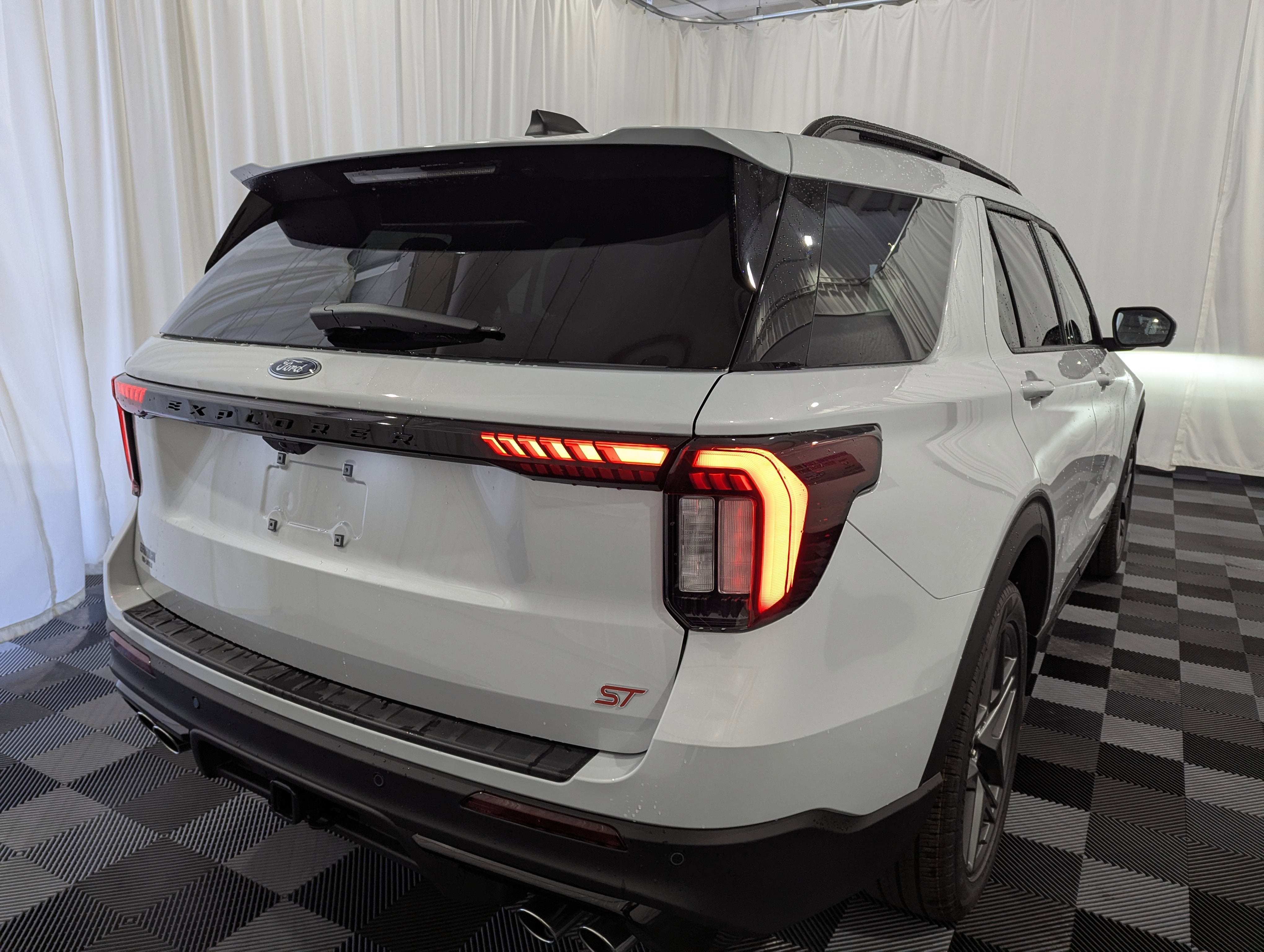 2026 Ford Explorer ST 4x4