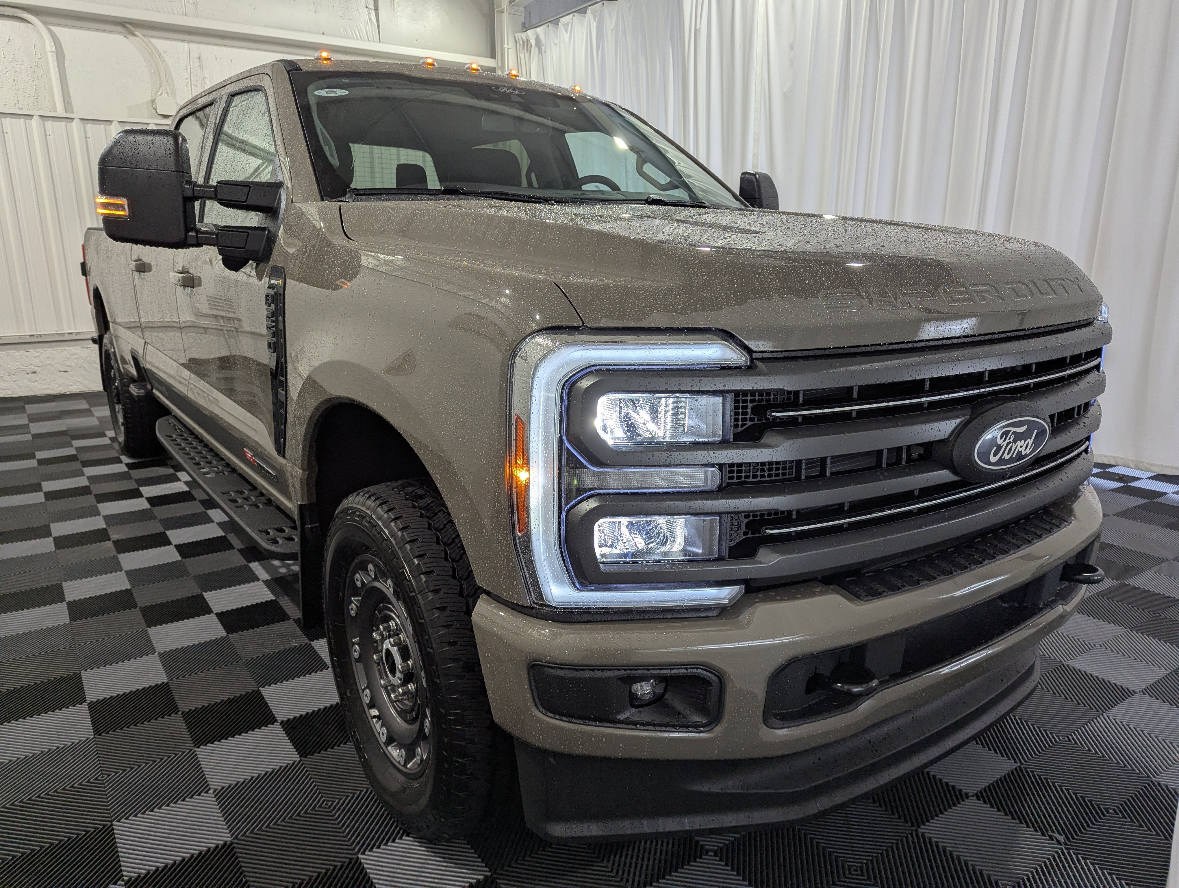 2027 Ford Super Duty F-250 SRW XLT Carhartt Edition