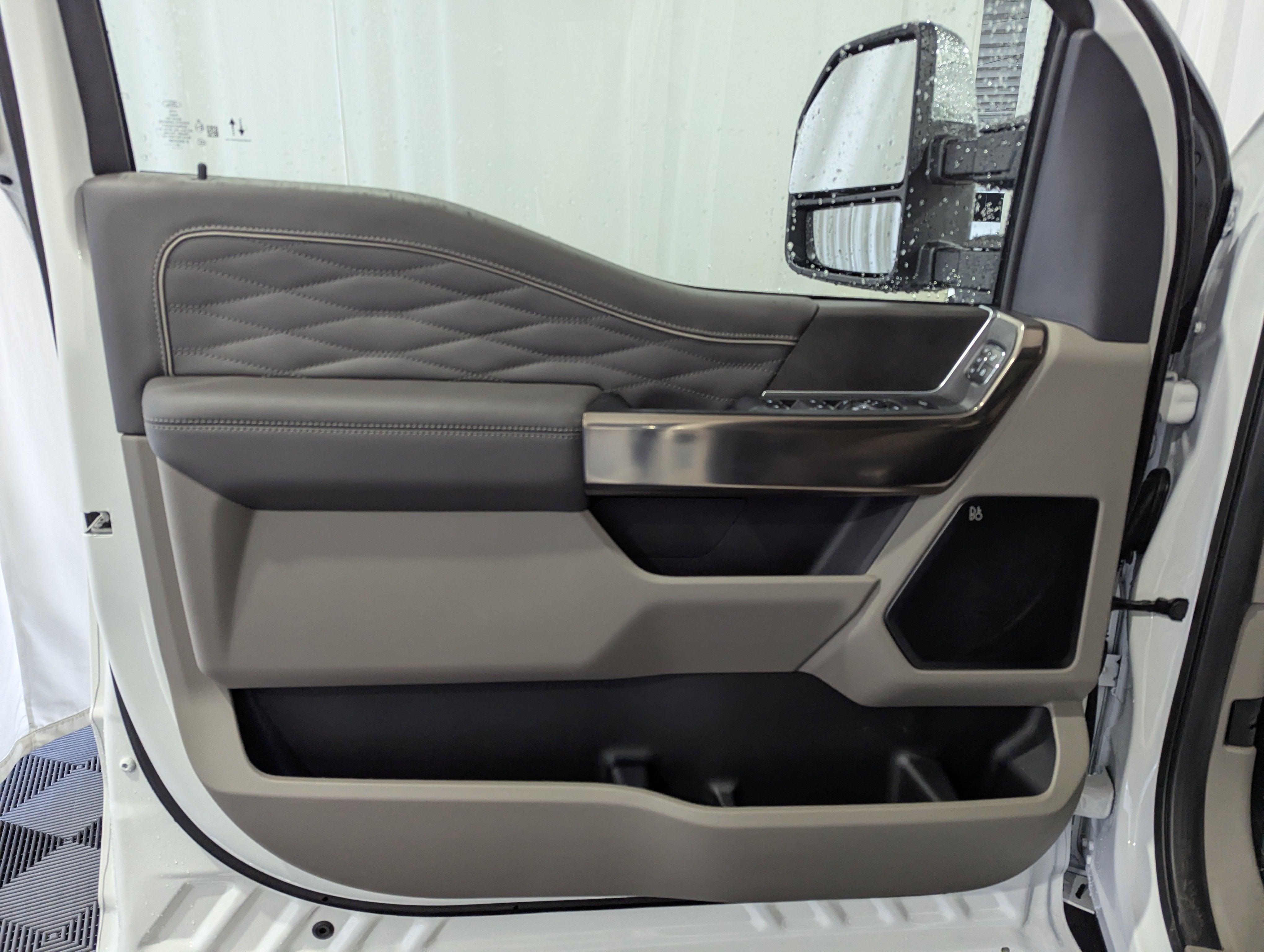 2027 Ford Super Duty F-250 SRW Platinum