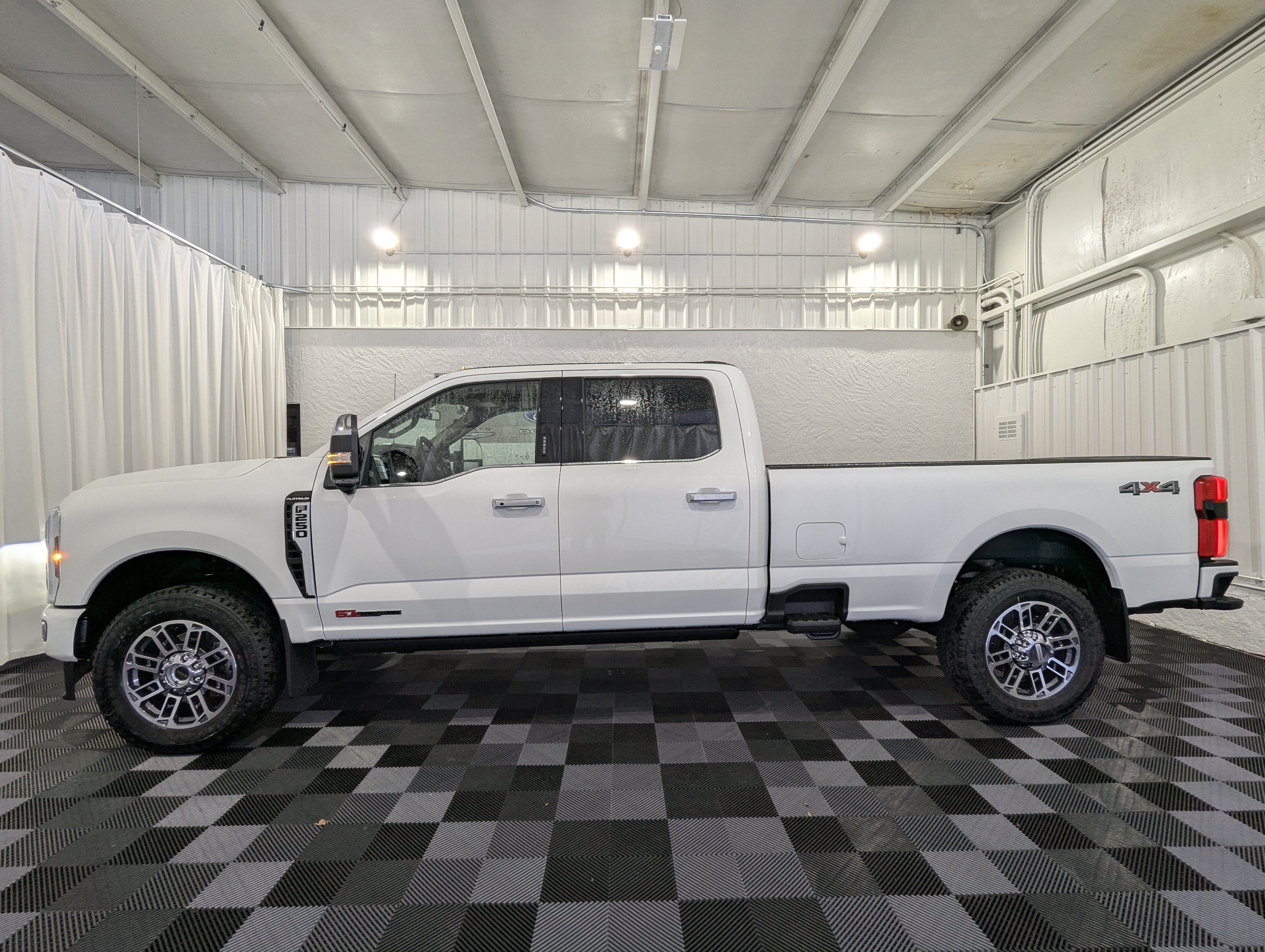 2027 Ford Super Duty F-250 SRW Platinum