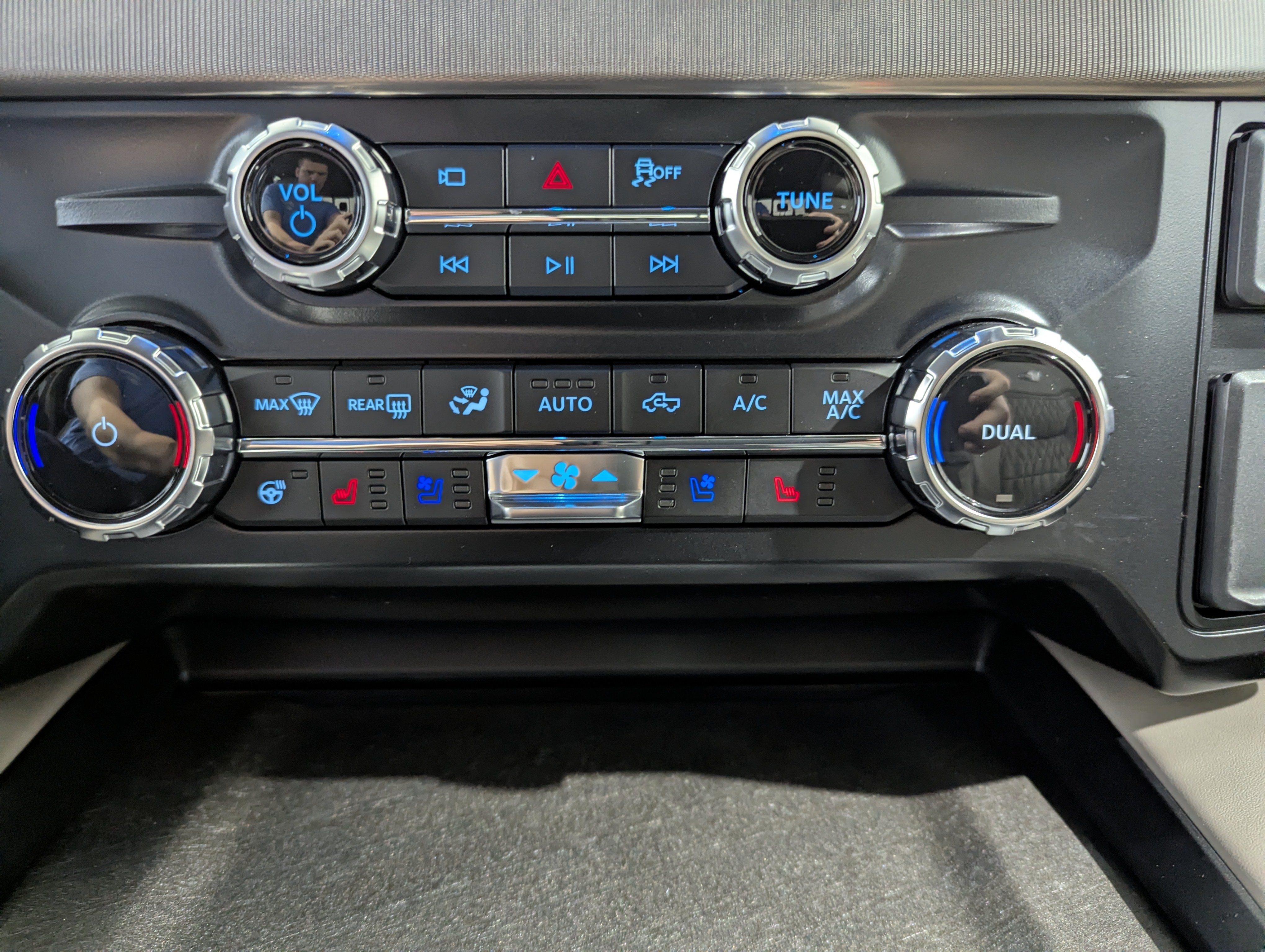 2027 Ford Super Duty F-250 SRW Platinum