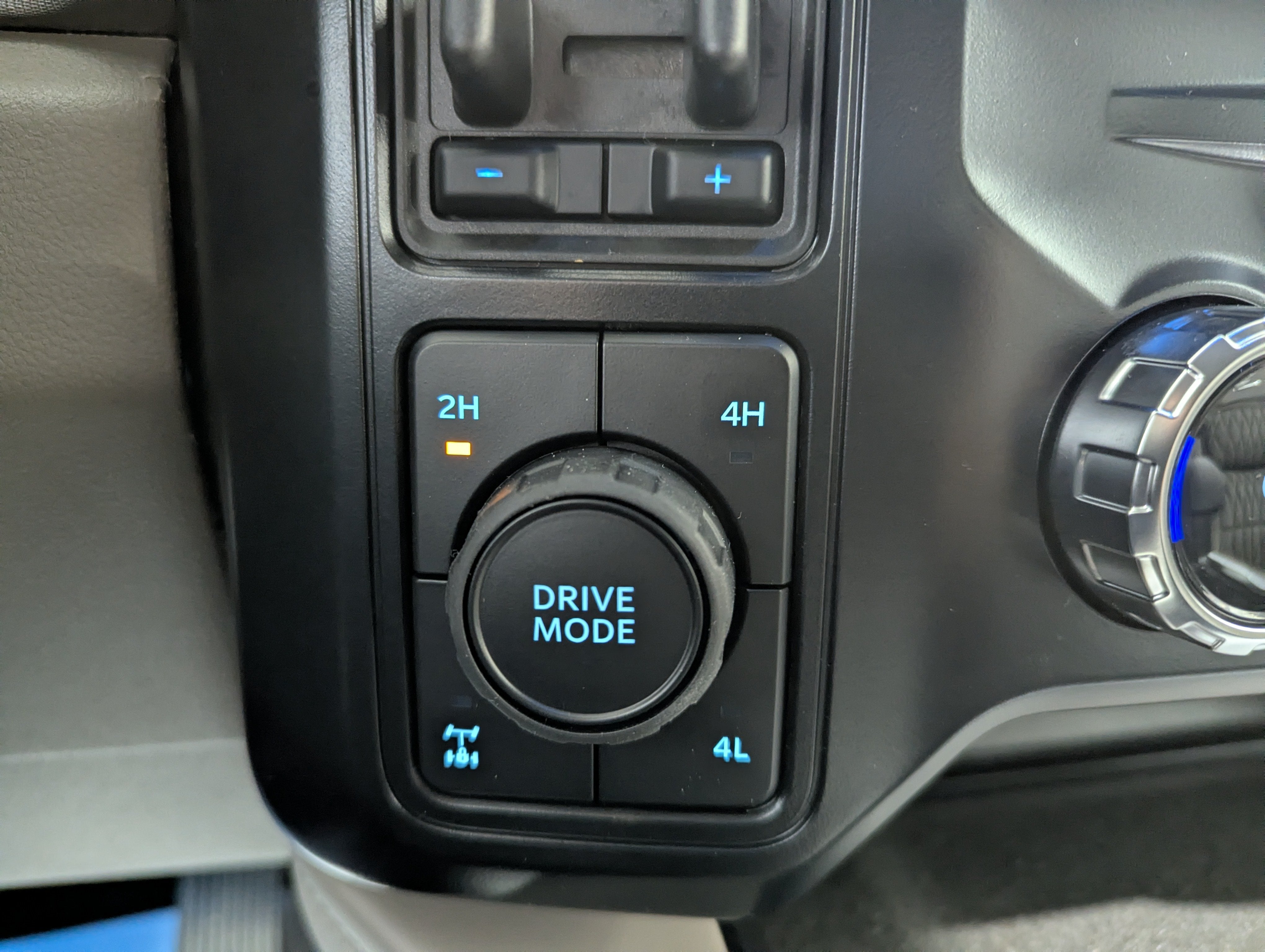 2027 Ford Super Duty F-250 SRW Platinum