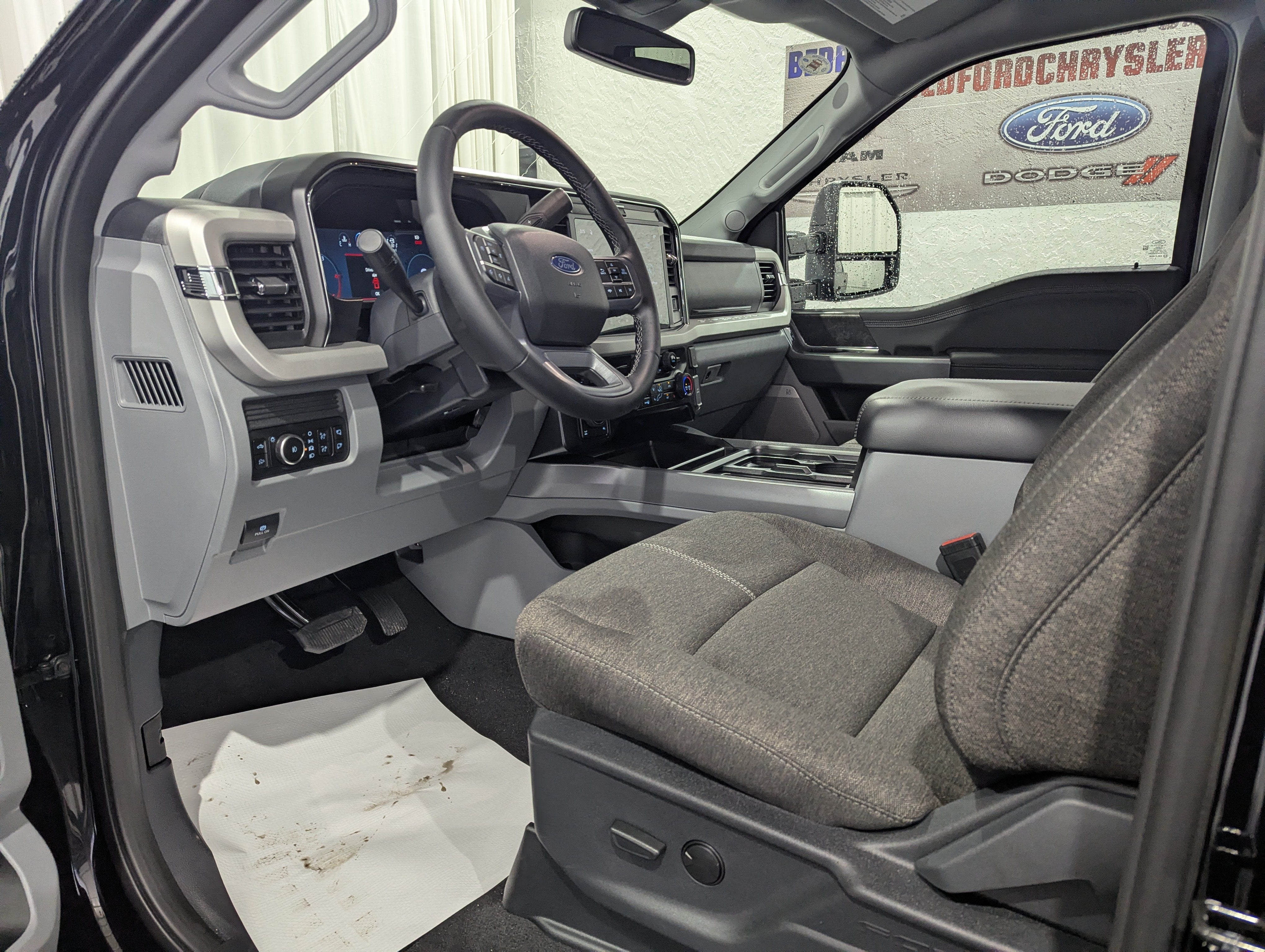 2027 Ford Super Duty F-250 SRW XLT