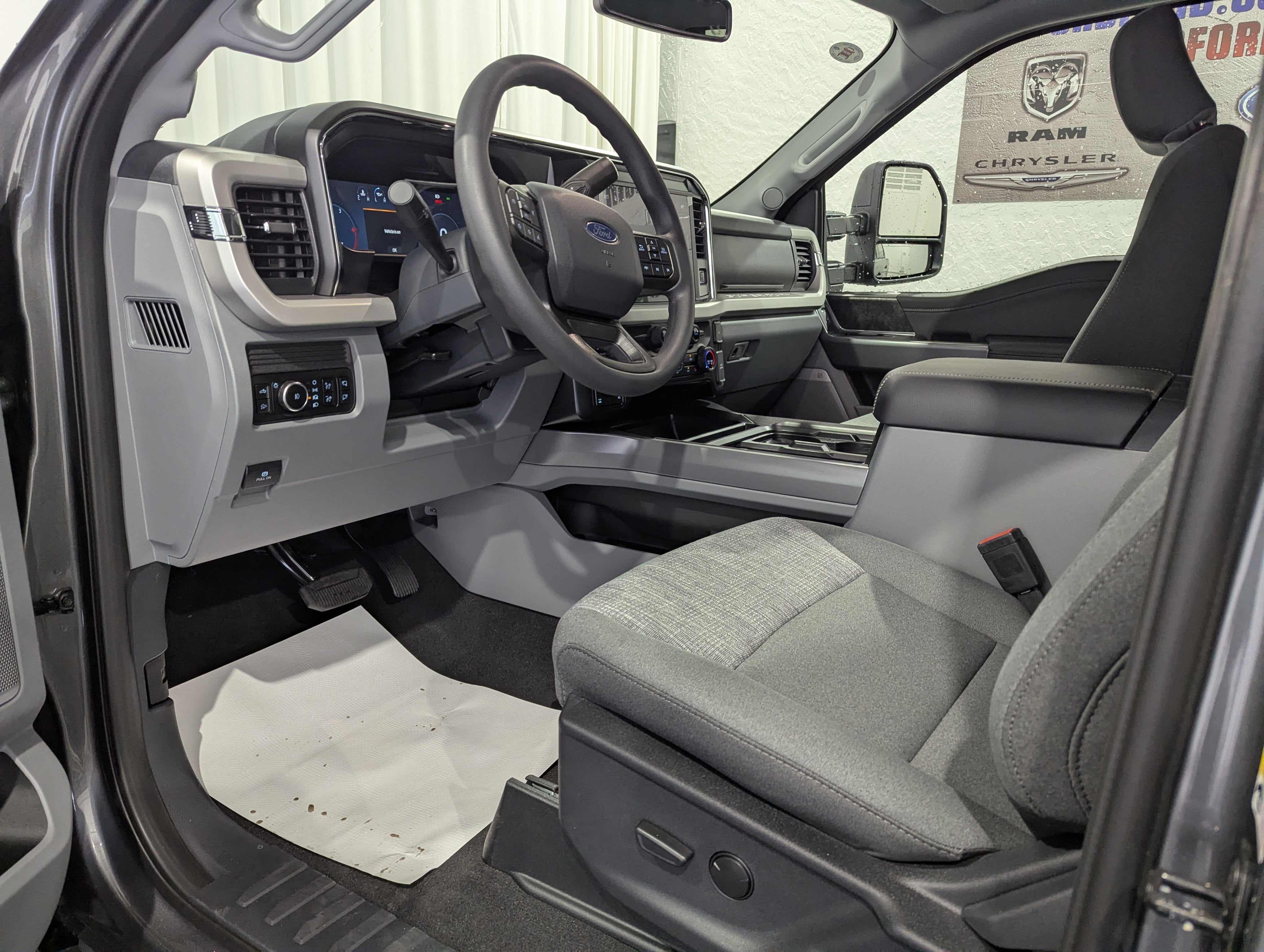 2027 Ford Super Duty F-250 SRW XLT