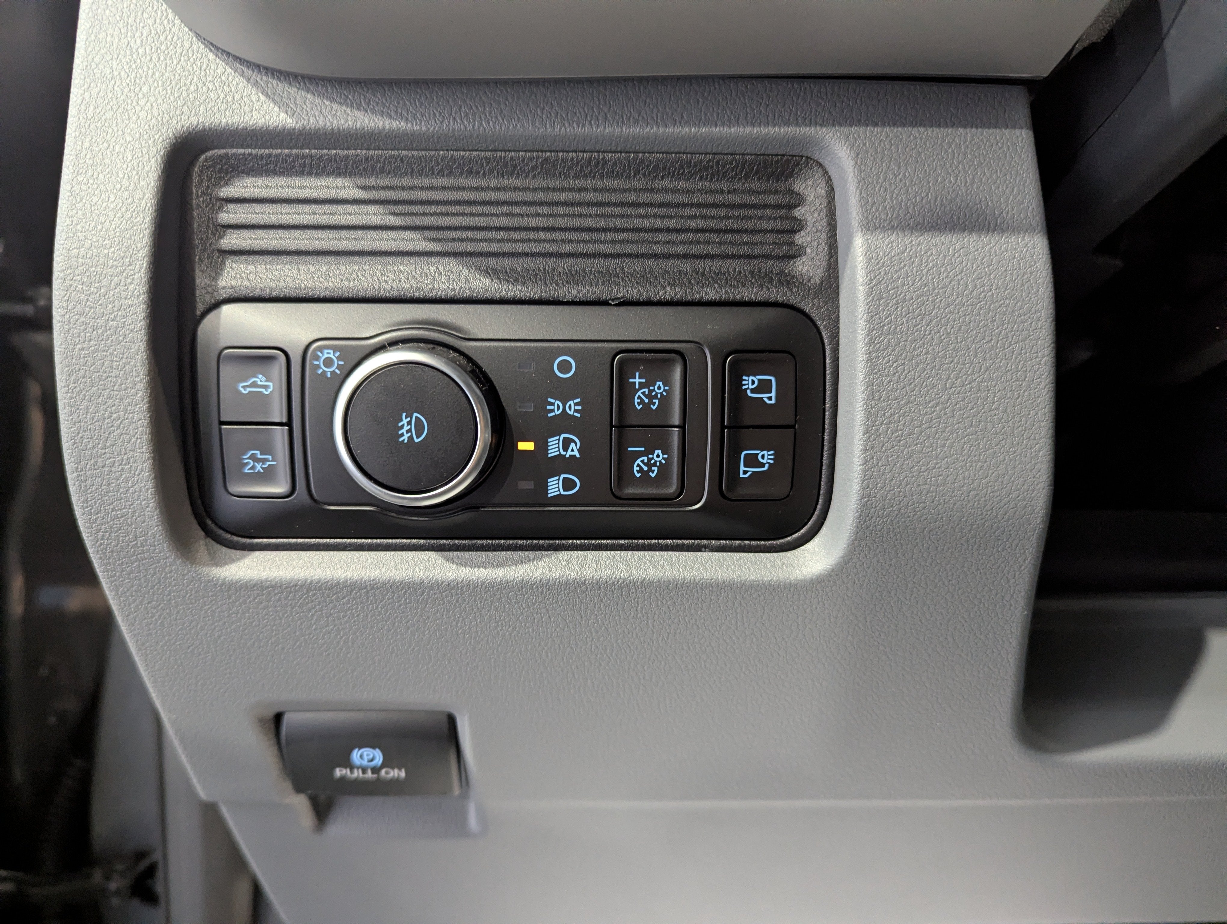 2027 Ford Super Duty F-250 SRW XLT