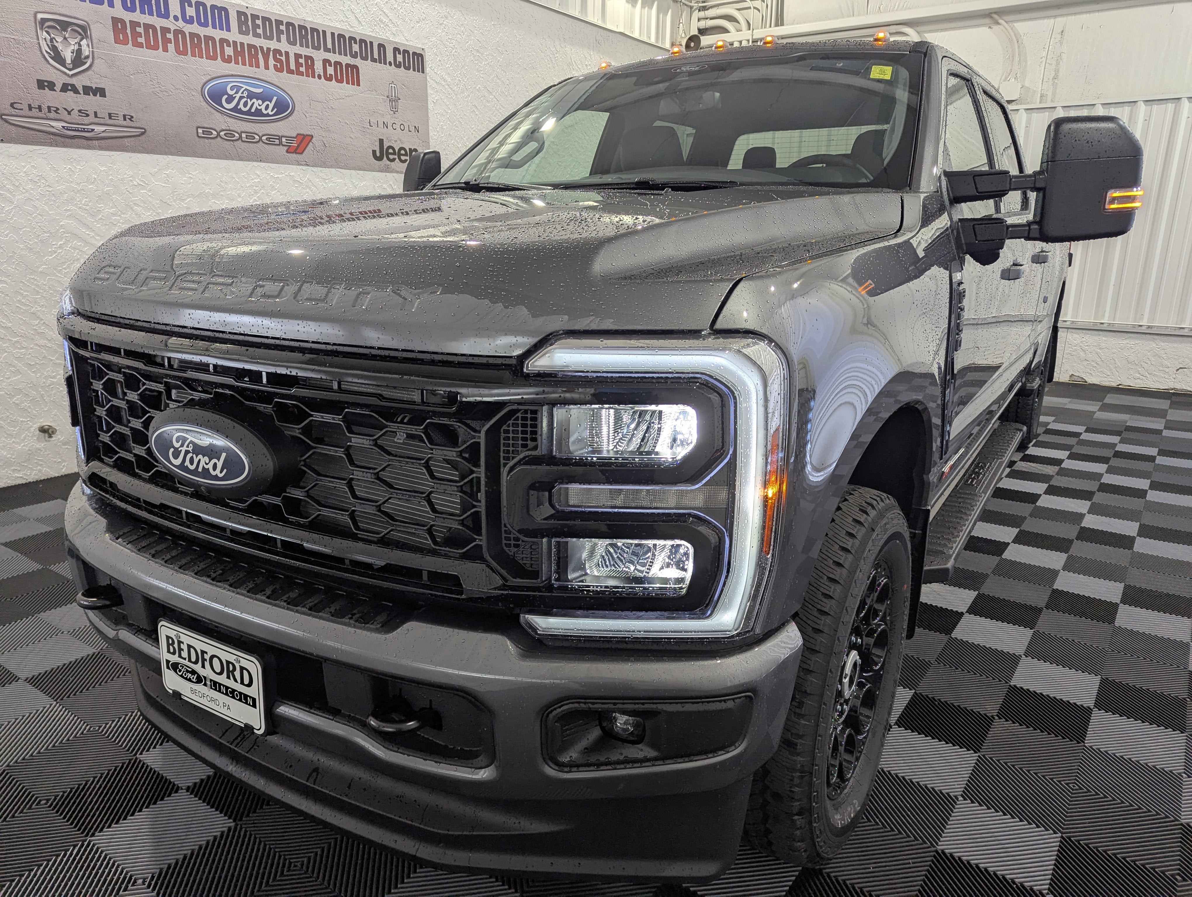 2027 Ford Super Duty F-250 SRW XLT