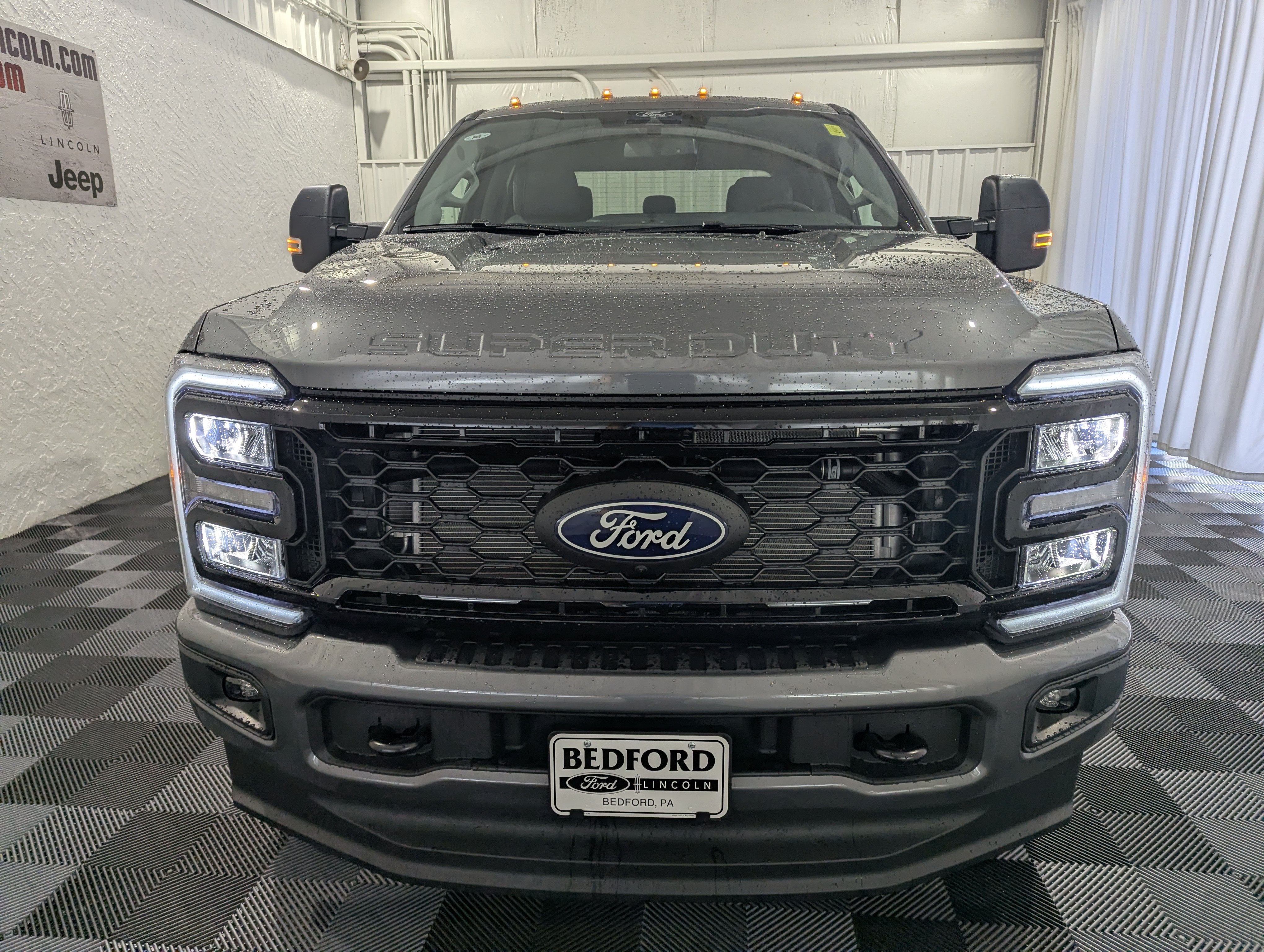 2027 Ford Super Duty F-250 SRW XLT