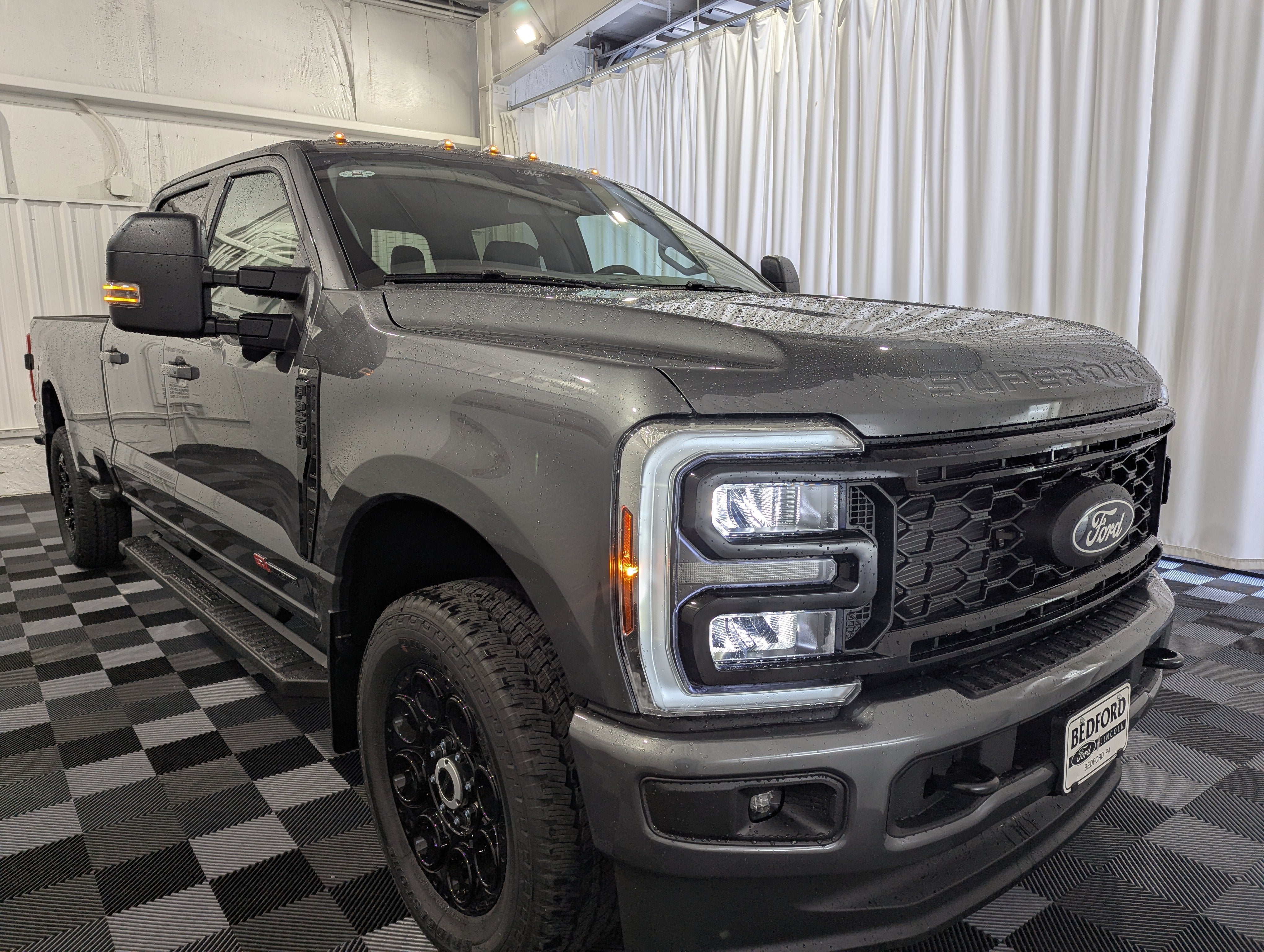 2027 Ford Super Duty F-250 SRW XLT