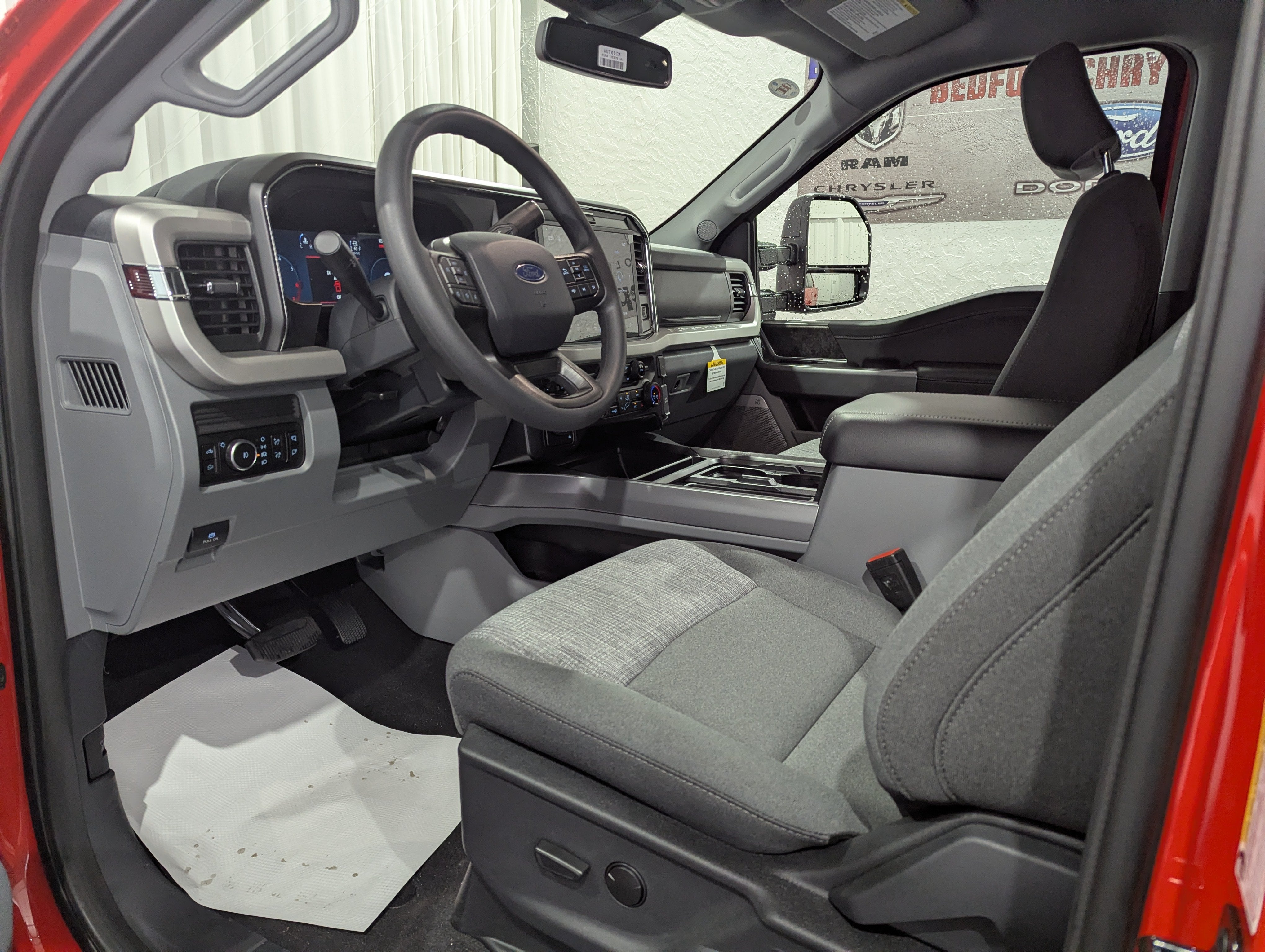 2027 Ford Super Duty F-250 SRW XLT