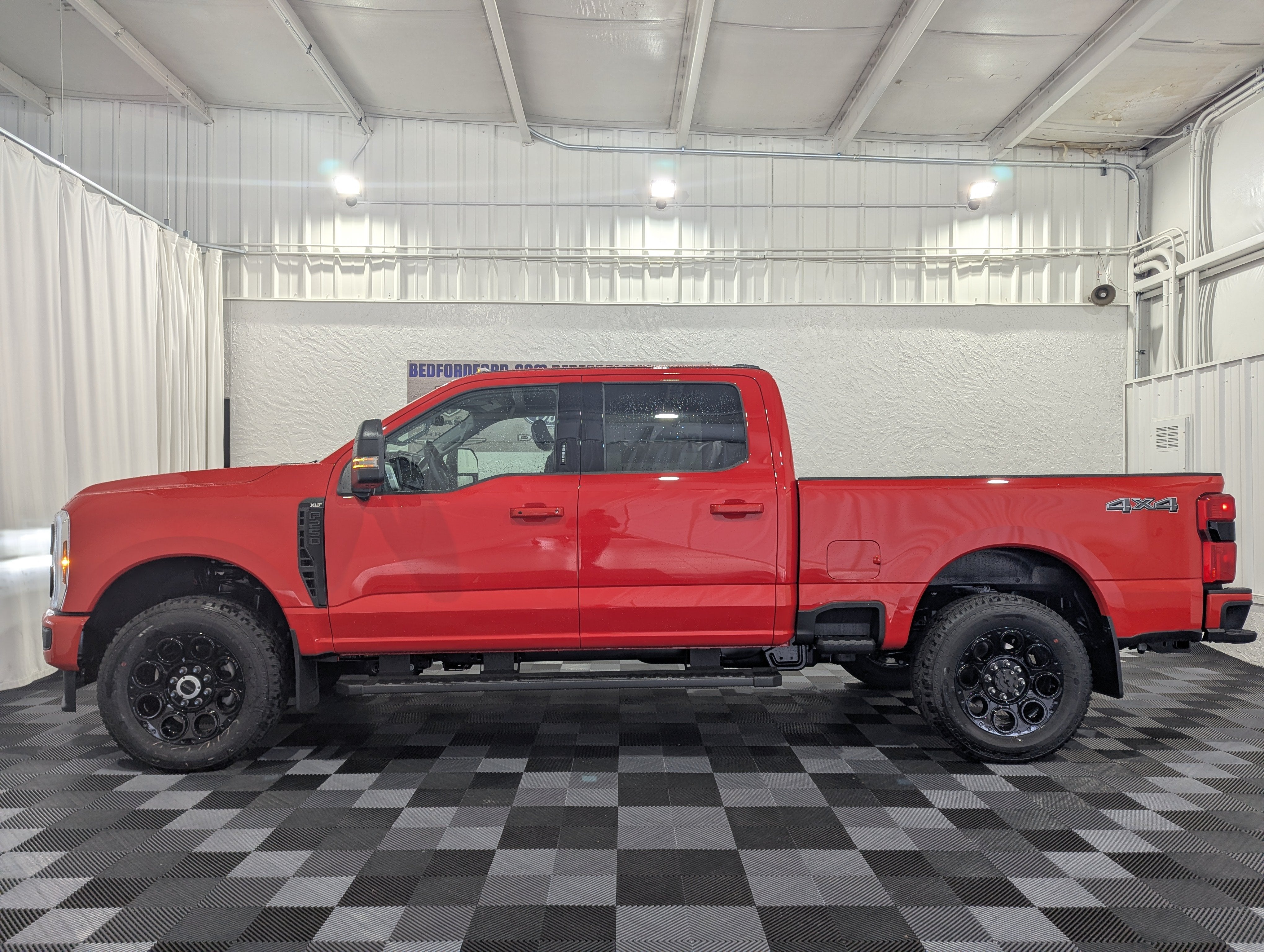 2027 Ford Super Duty F-250 SRW XLT
