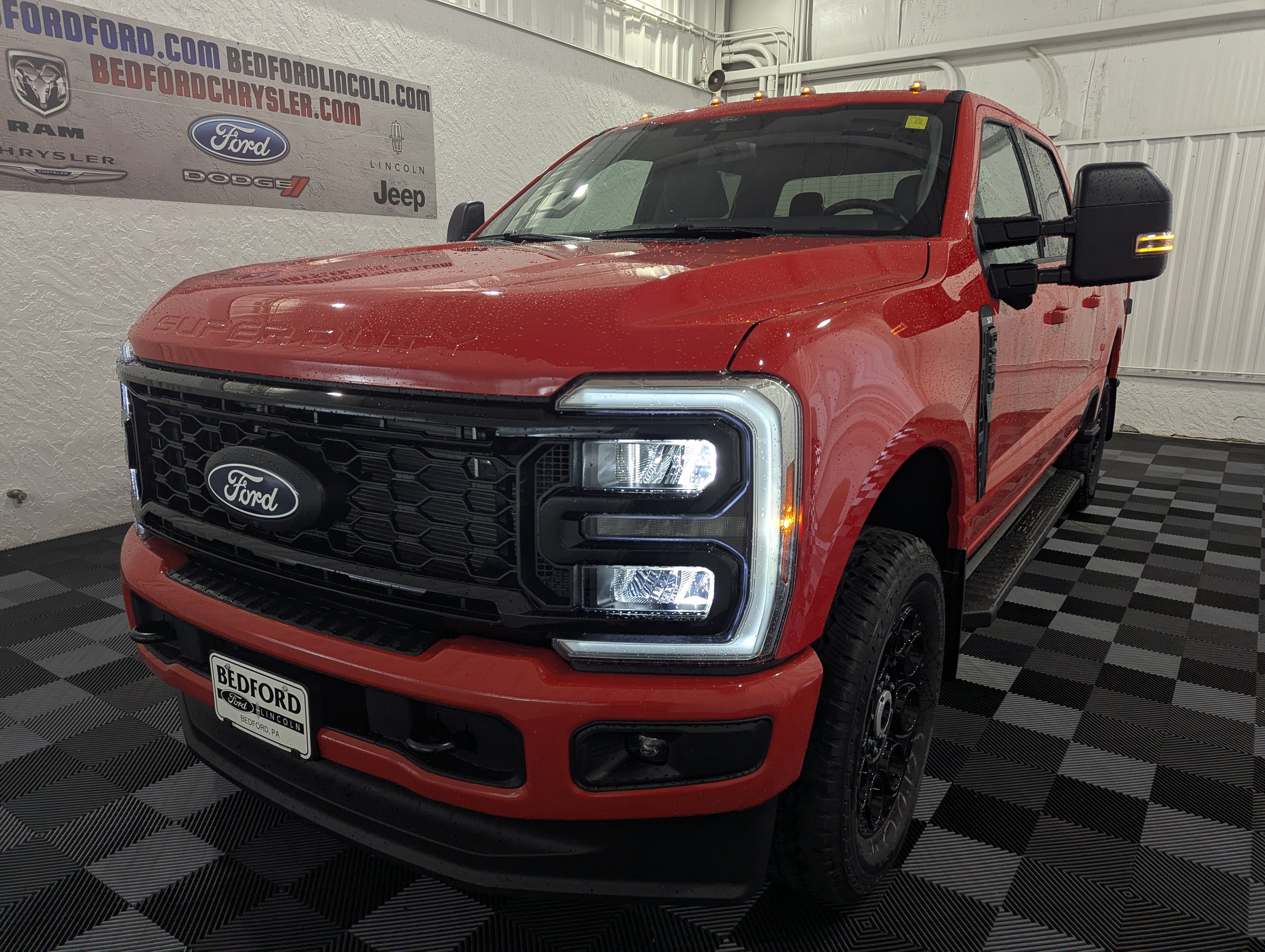 2027 Ford Super Duty F-250 SRW XLT