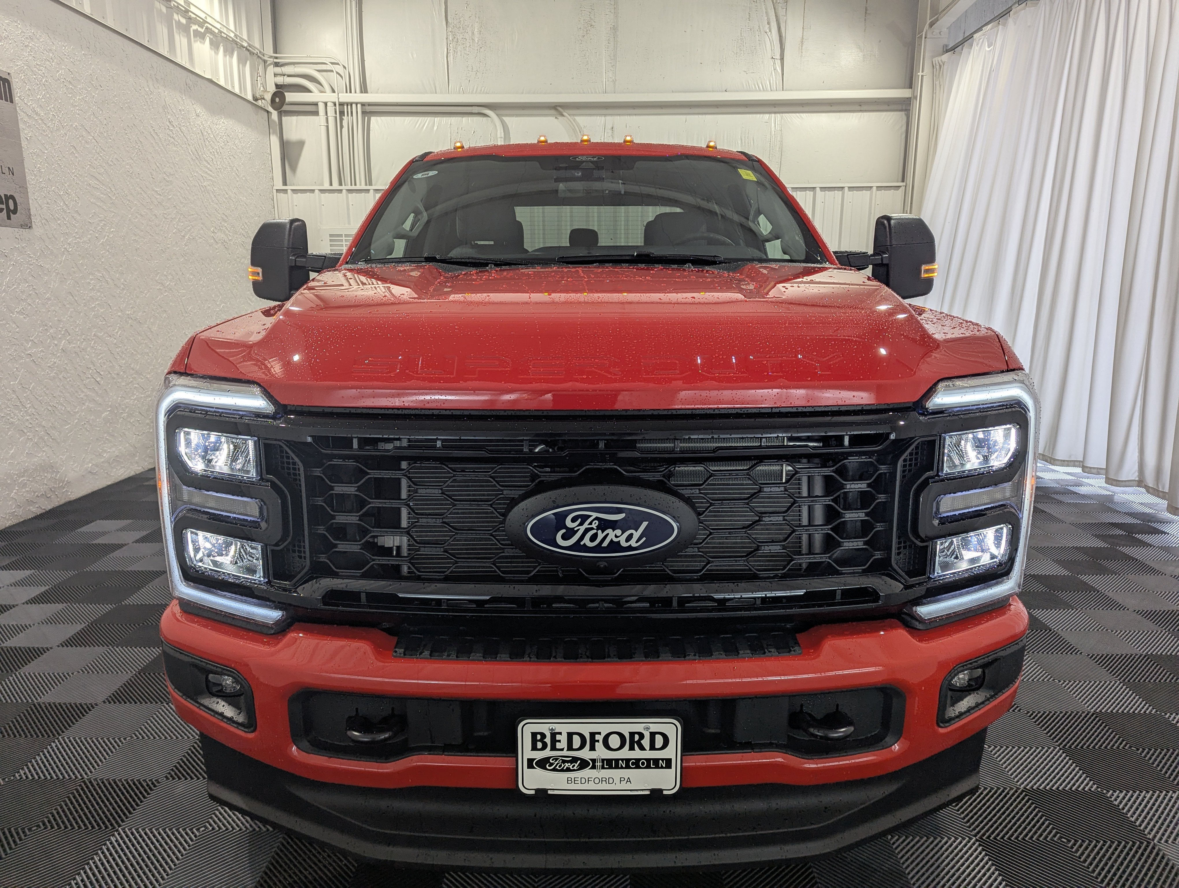 2027 Ford Super Duty F-250 SRW XLT