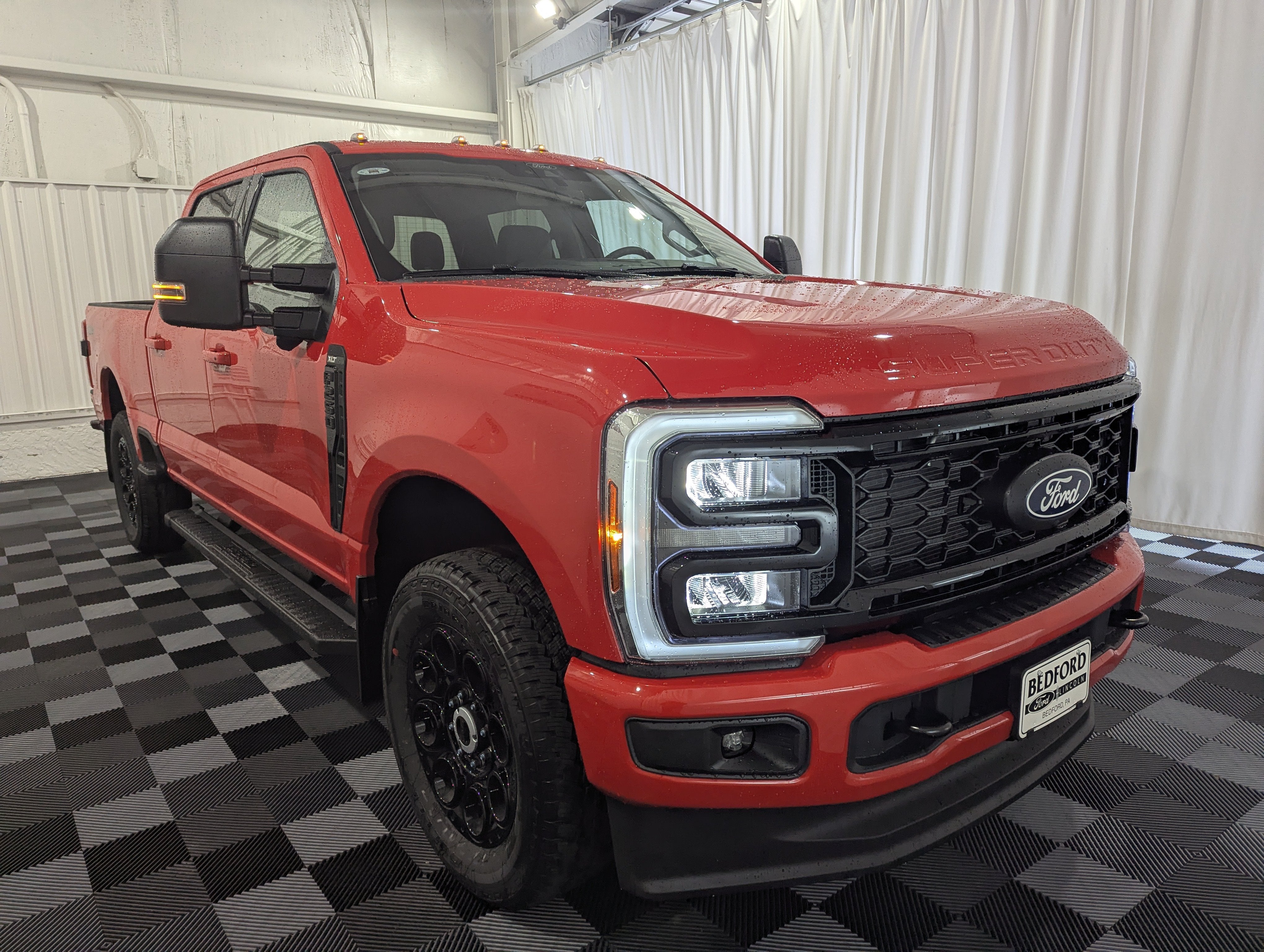 2027 Ford Super Duty F-250 SRW XLT