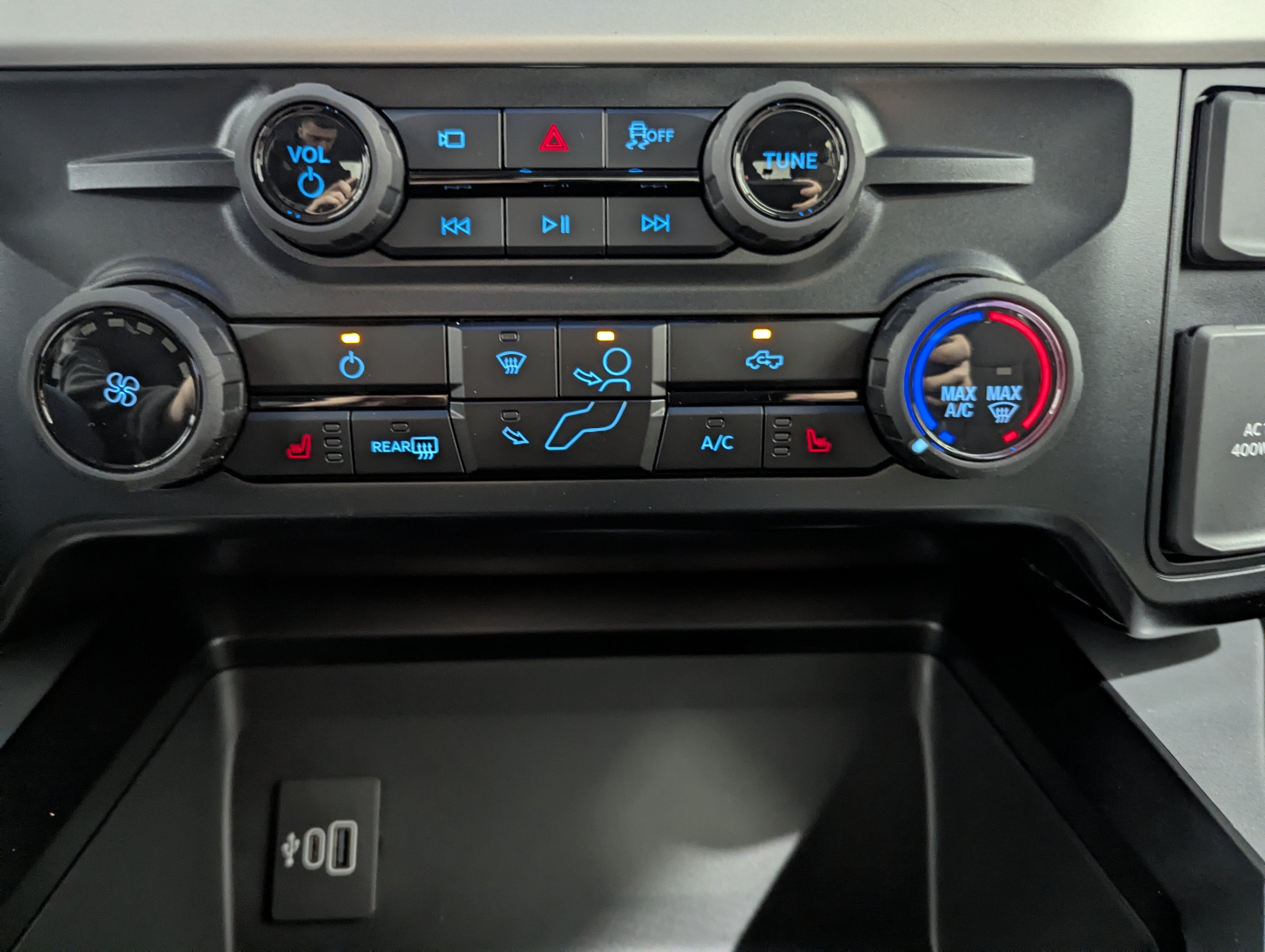 2027 Ford Super Duty F-250 SRW XLT Carhartt Edition