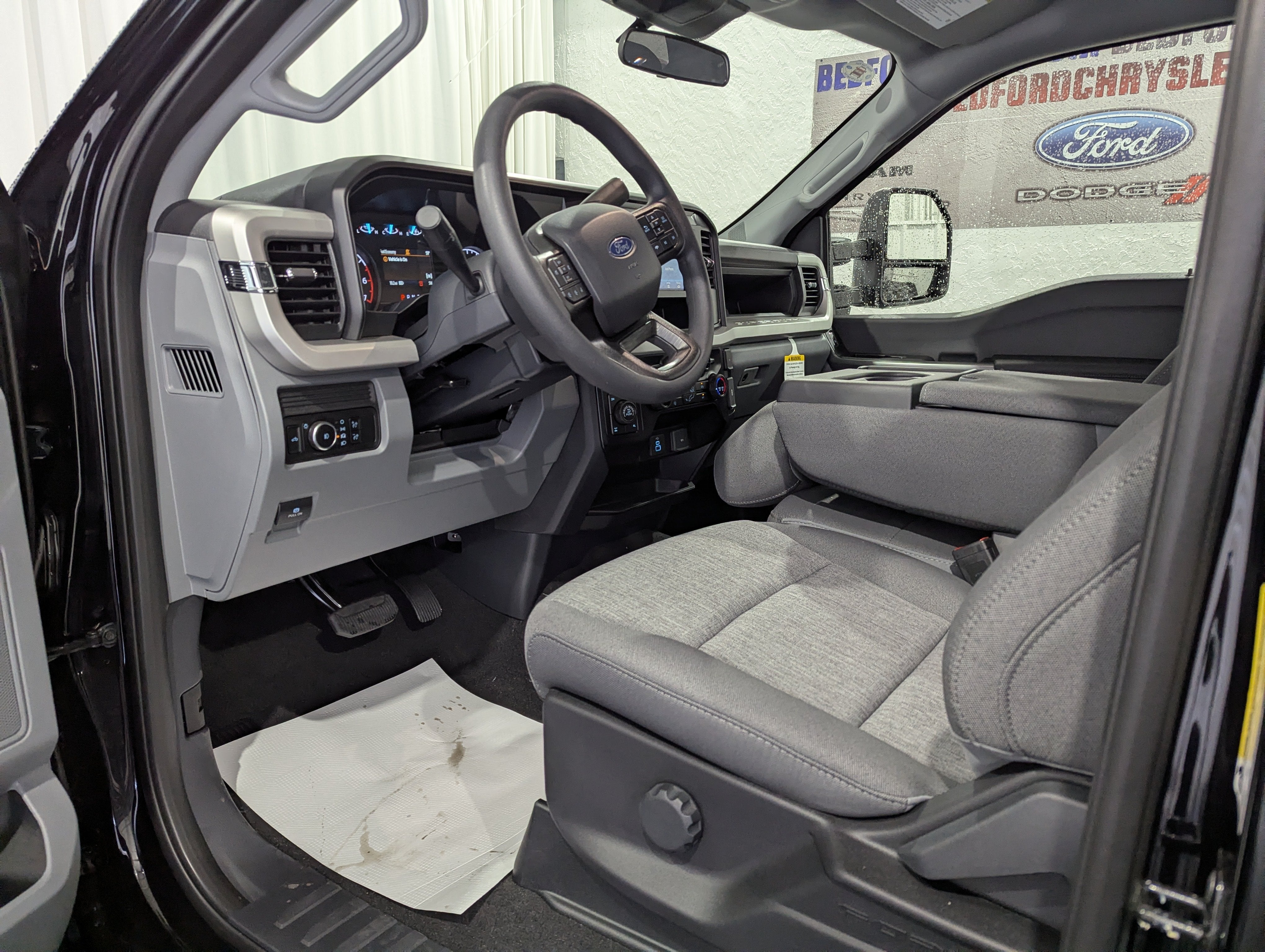 2027 Ford Super Duty F-250 SRW STX Tremor