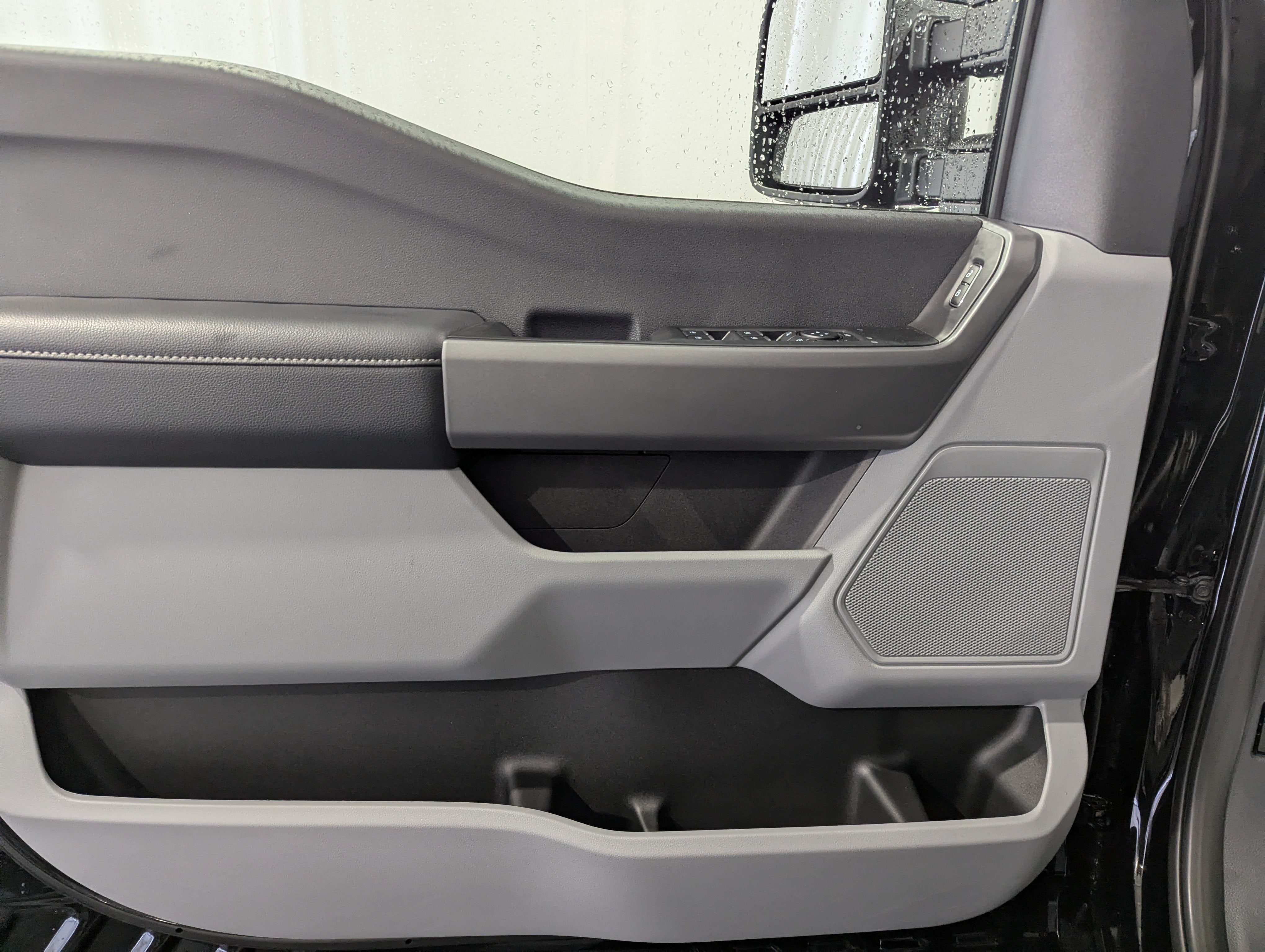 2027 Ford Super Duty F-250 SRW STX Tremor