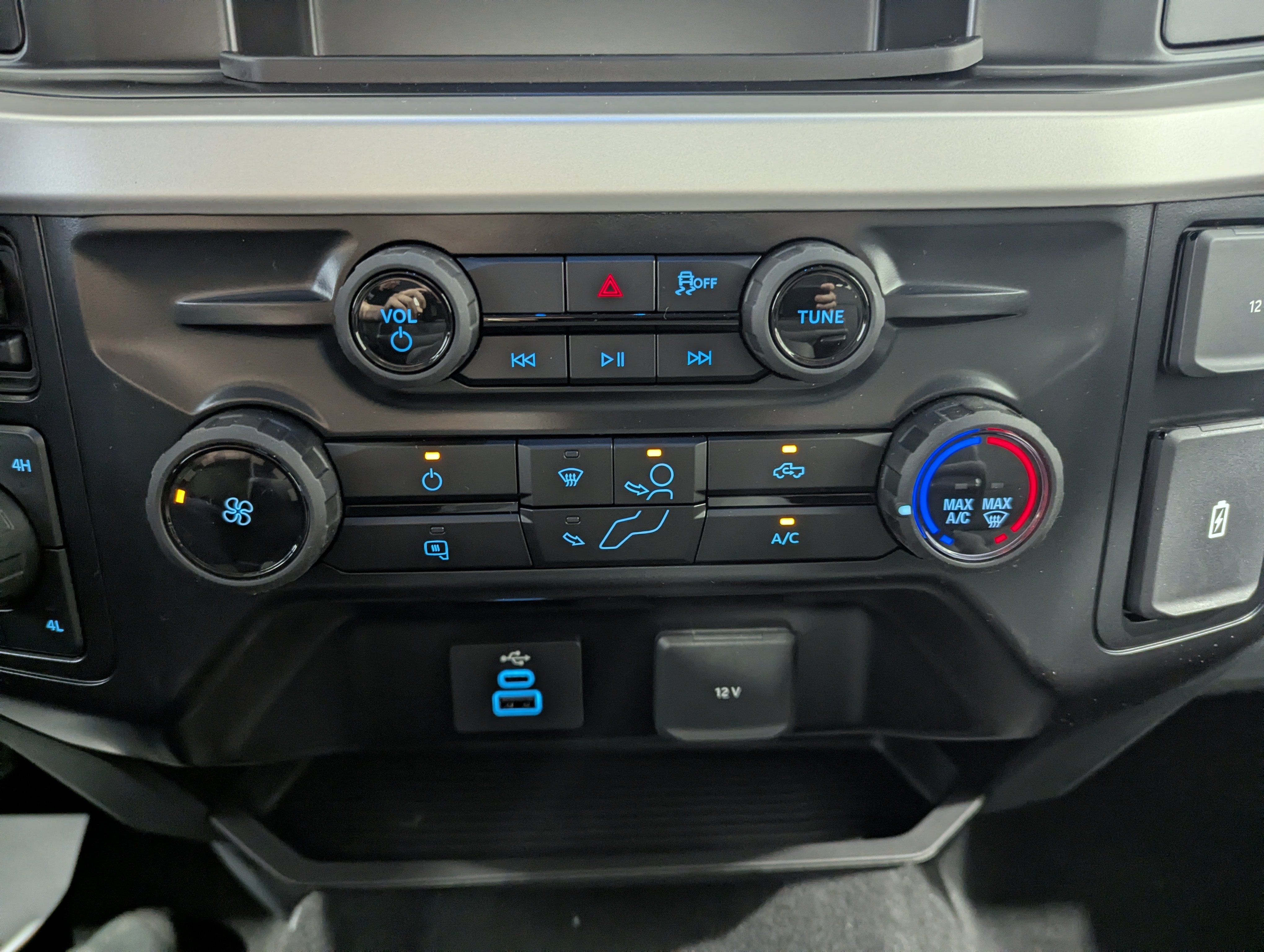 2027 Ford Super Duty F-250 SRW STX Tremor