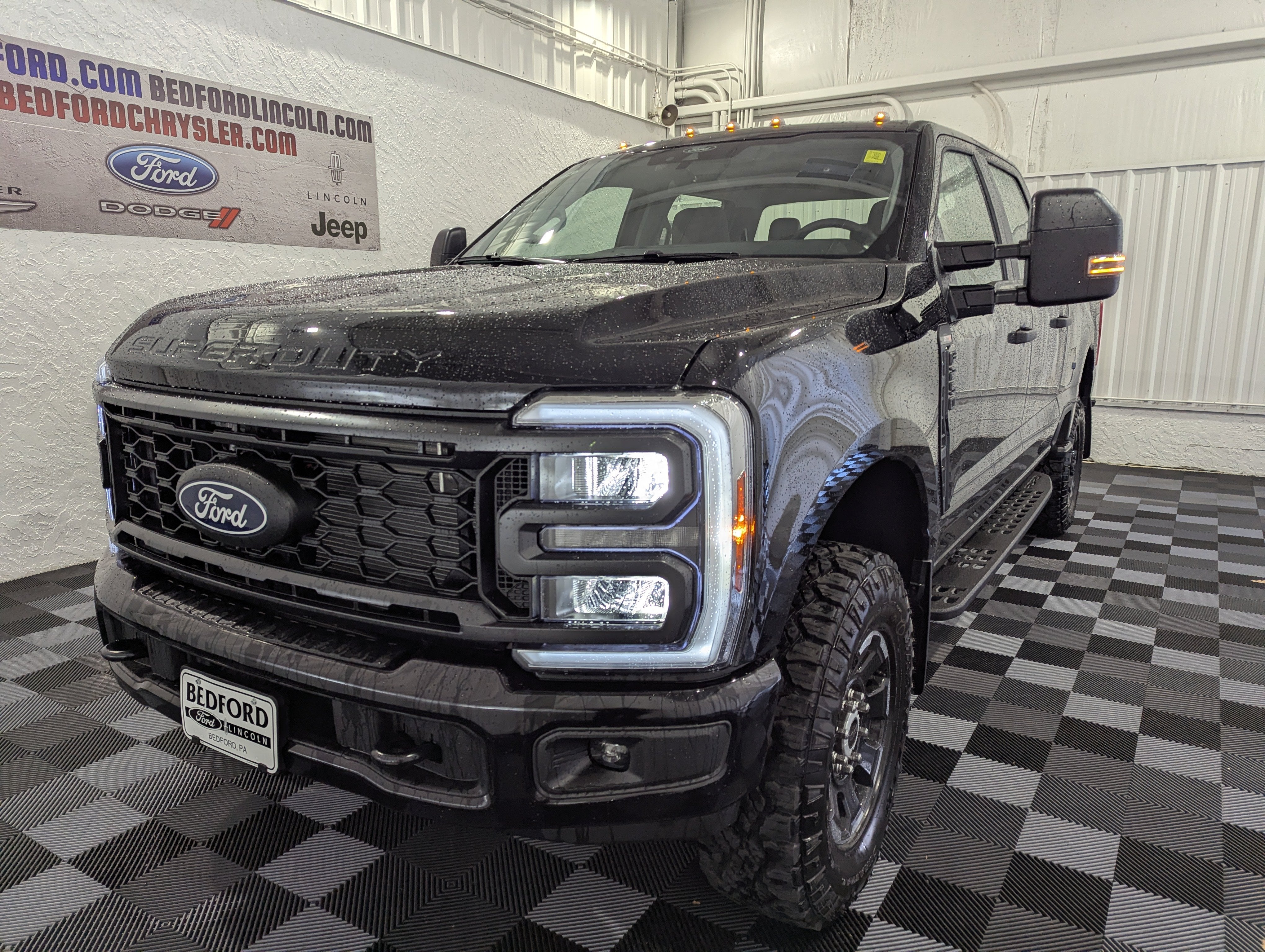 2027 Ford Super Duty F-250 SRW STX Tremor