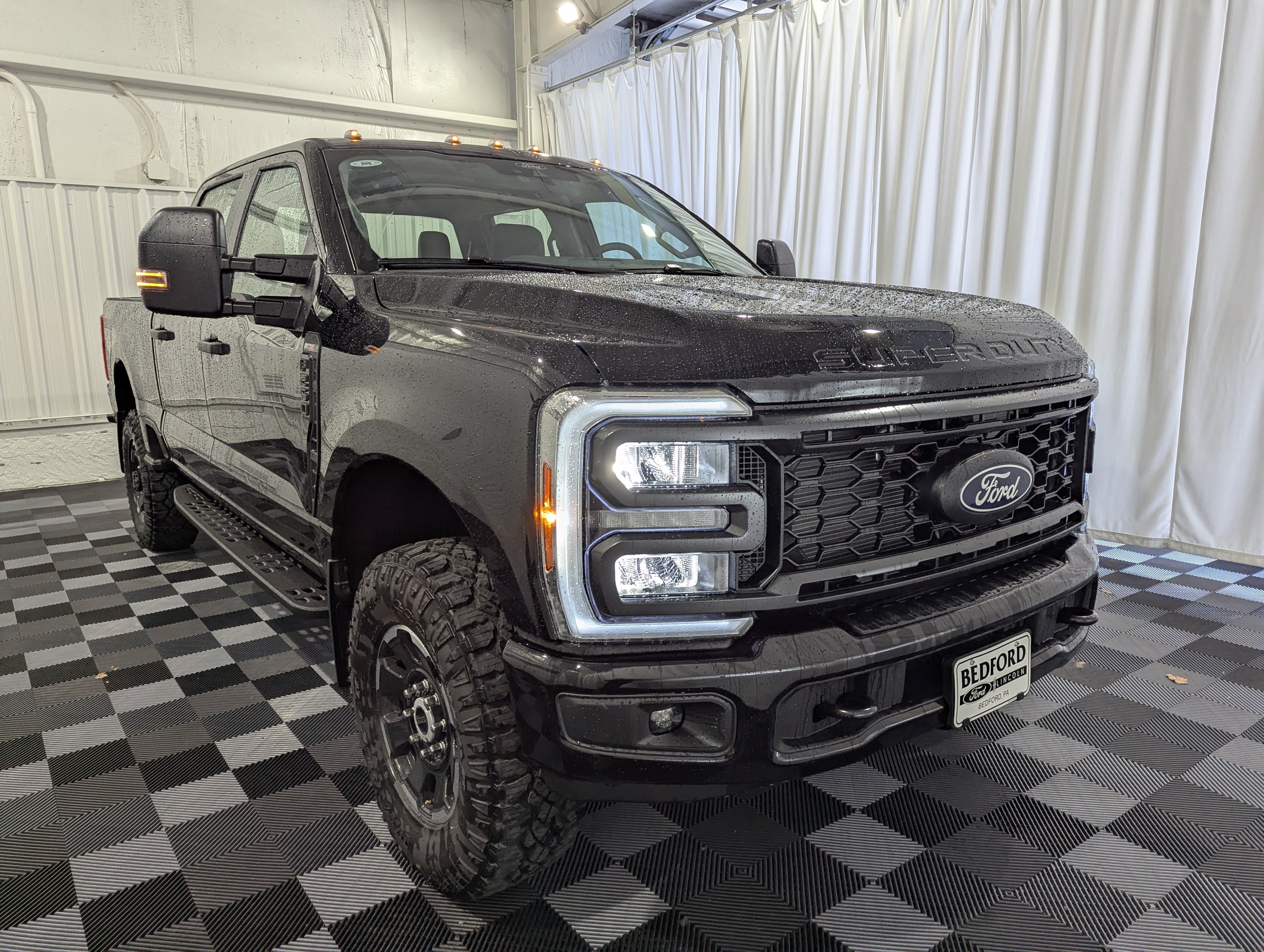 2027 Ford Super Duty F-250 SRW STX Tremor