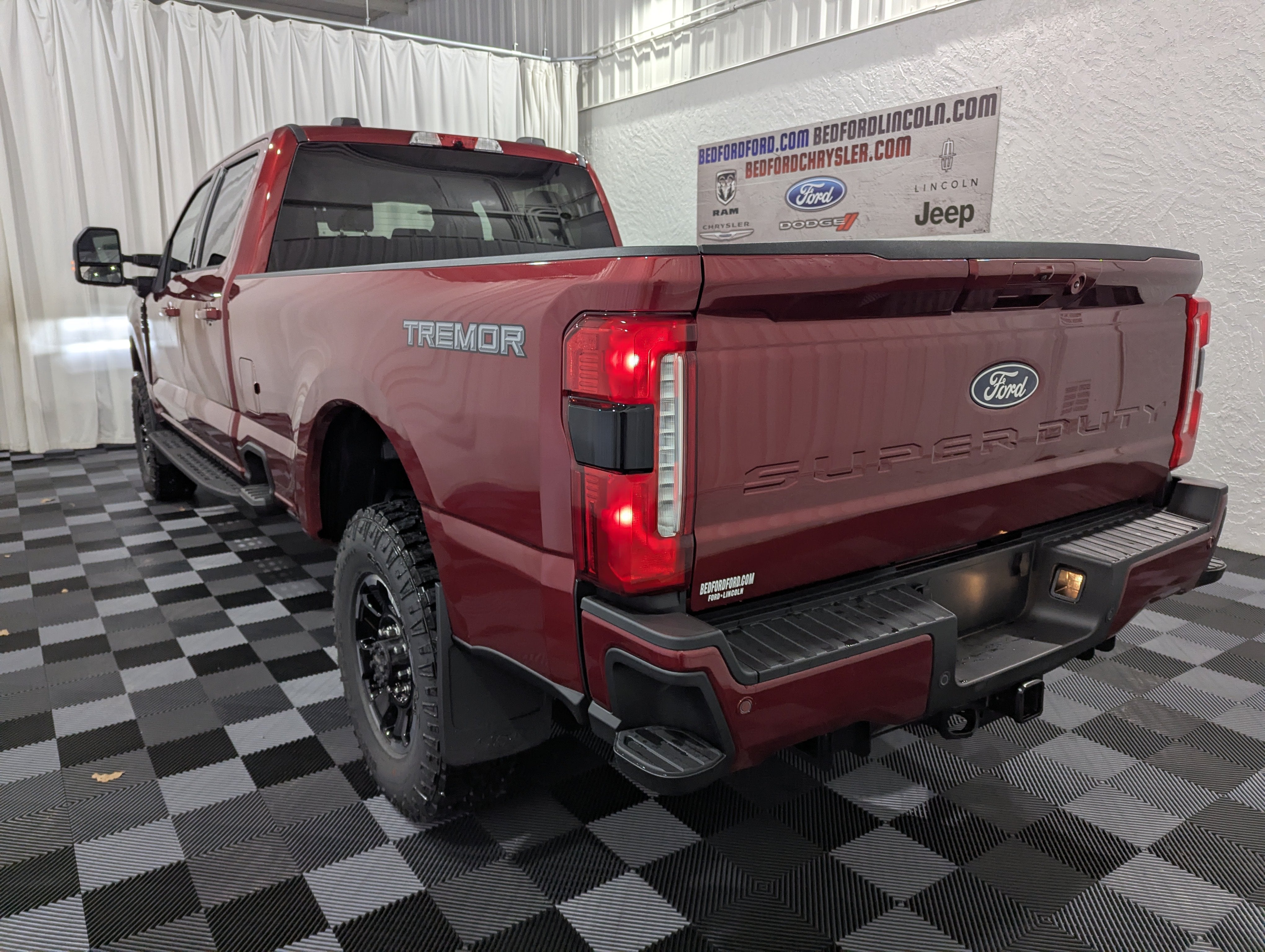 2027 Ford Super Duty F-250 SRW XLT