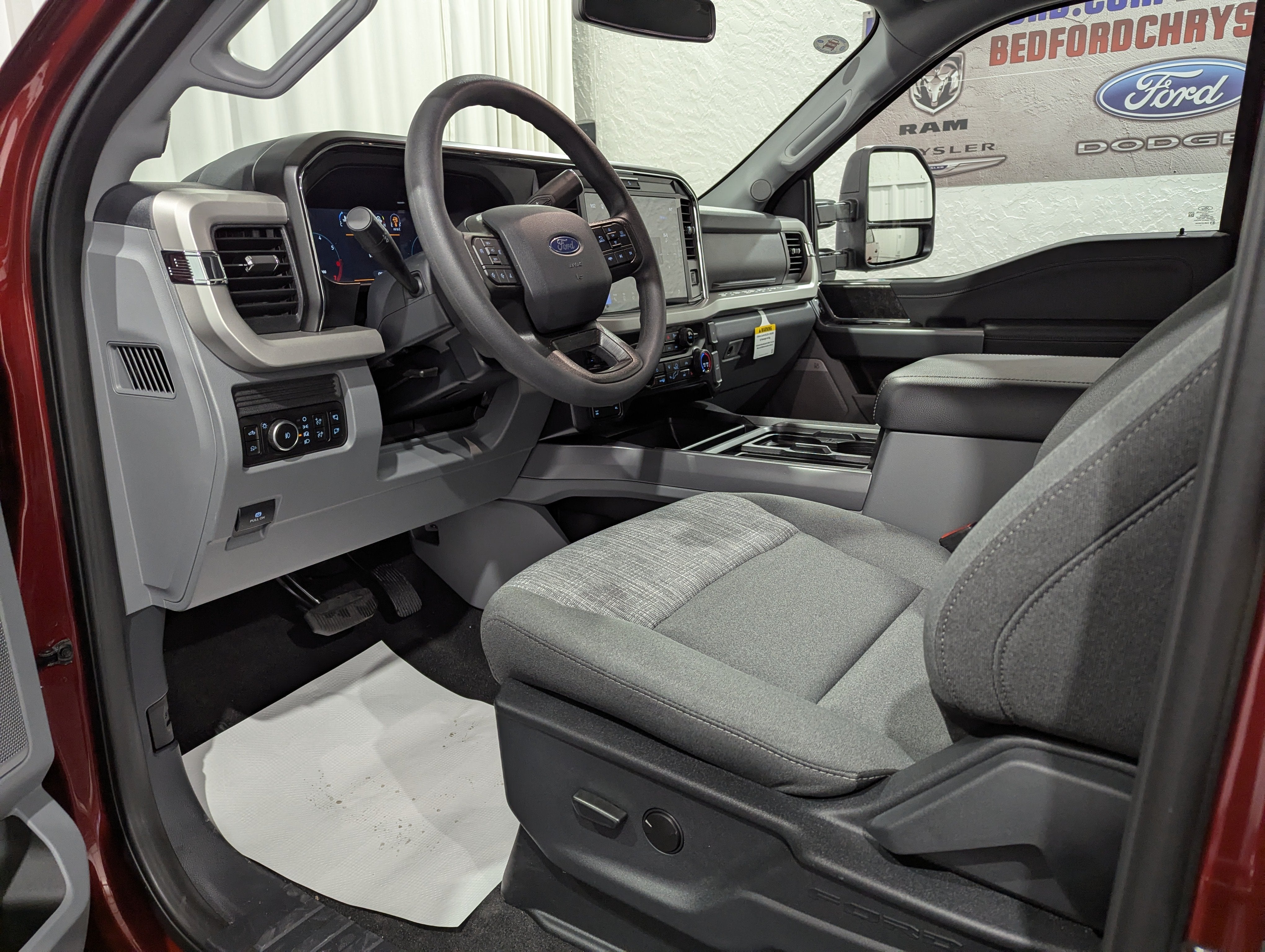 2027 Ford Super Duty F-250 SRW XLT