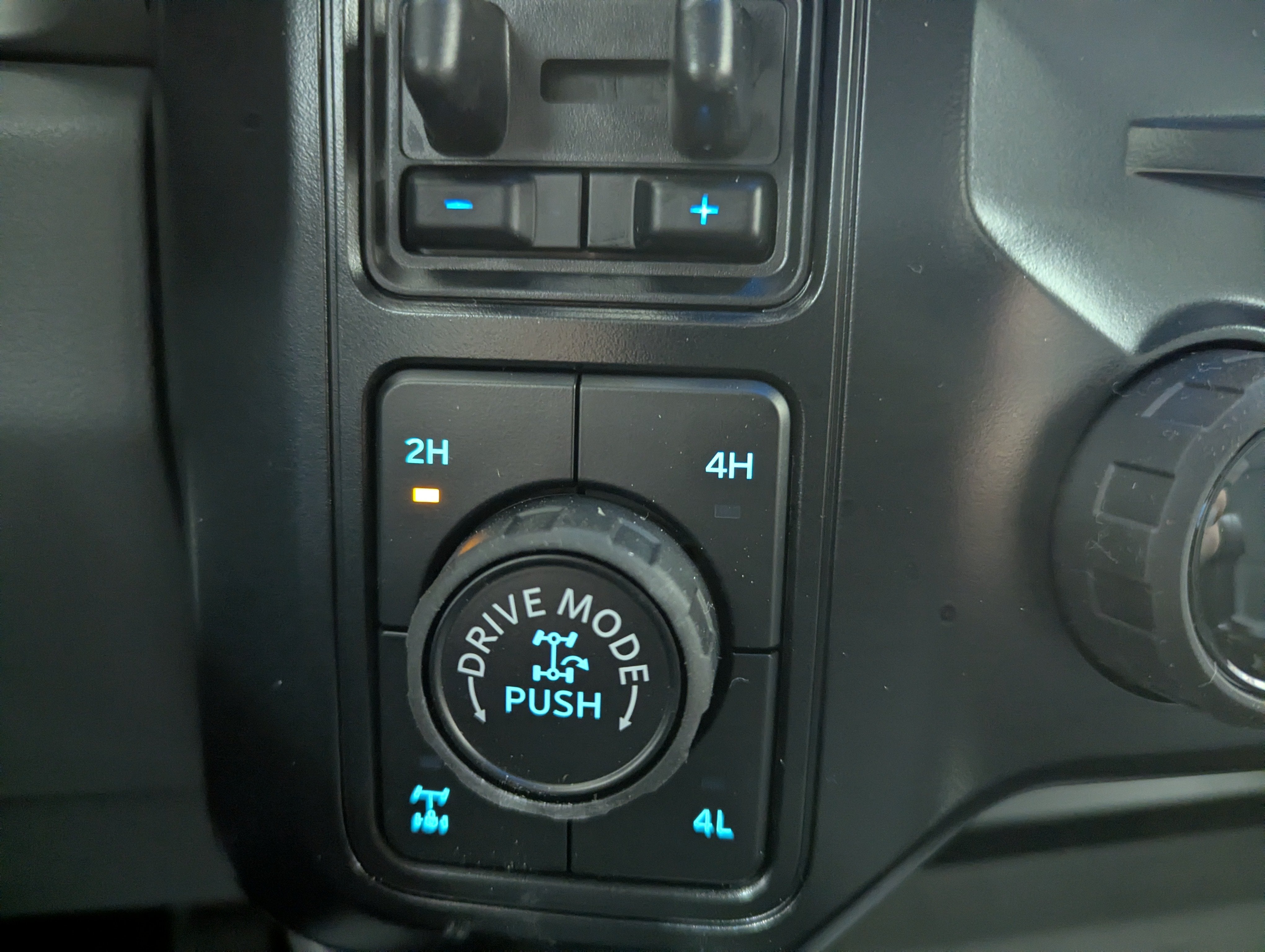 2027 Ford Super Duty F-250 SRW XLT