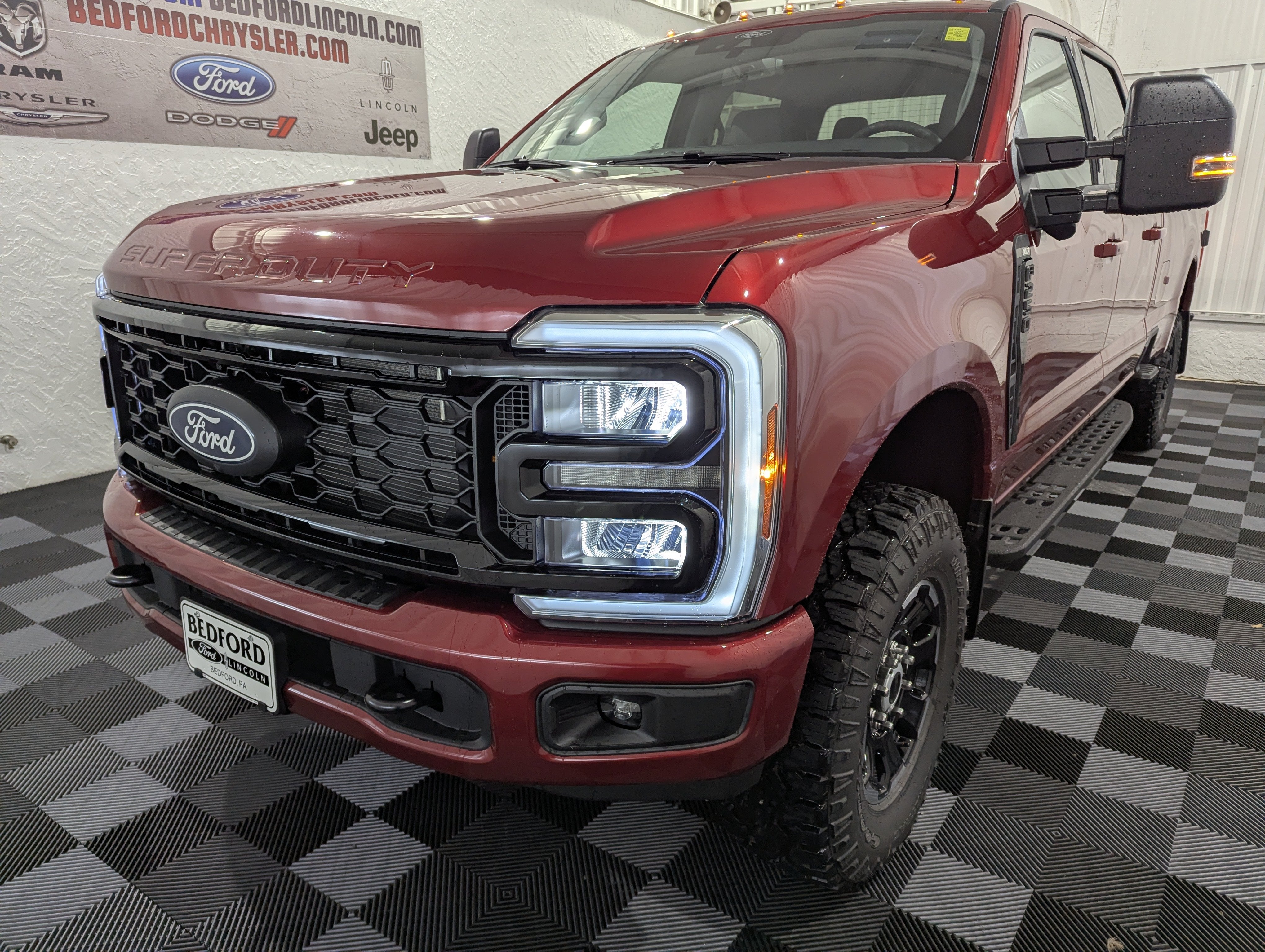 2027 Ford Super Duty F-250 SRW XLT