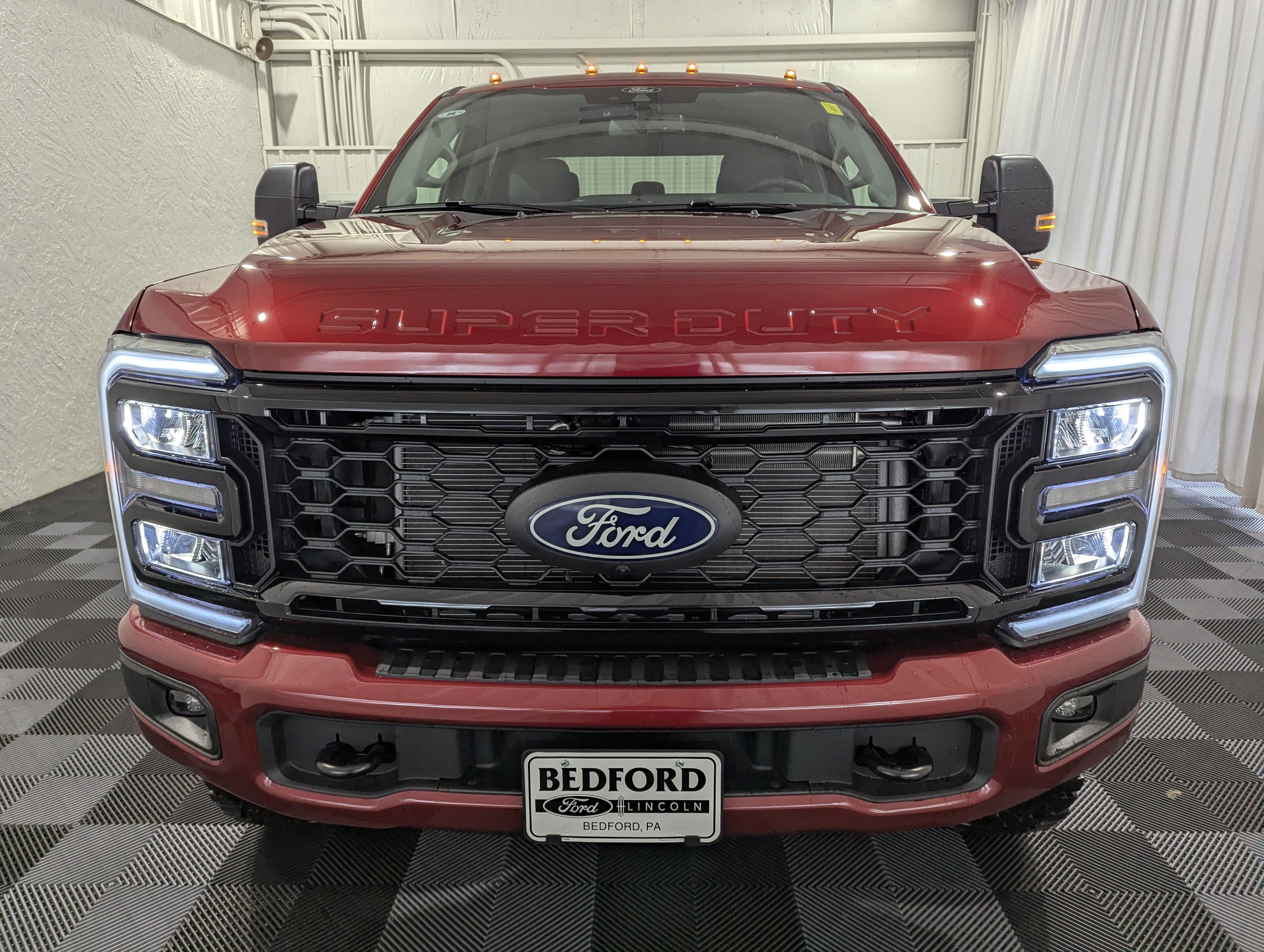 2027 Ford Super Duty F-250 SRW XLT