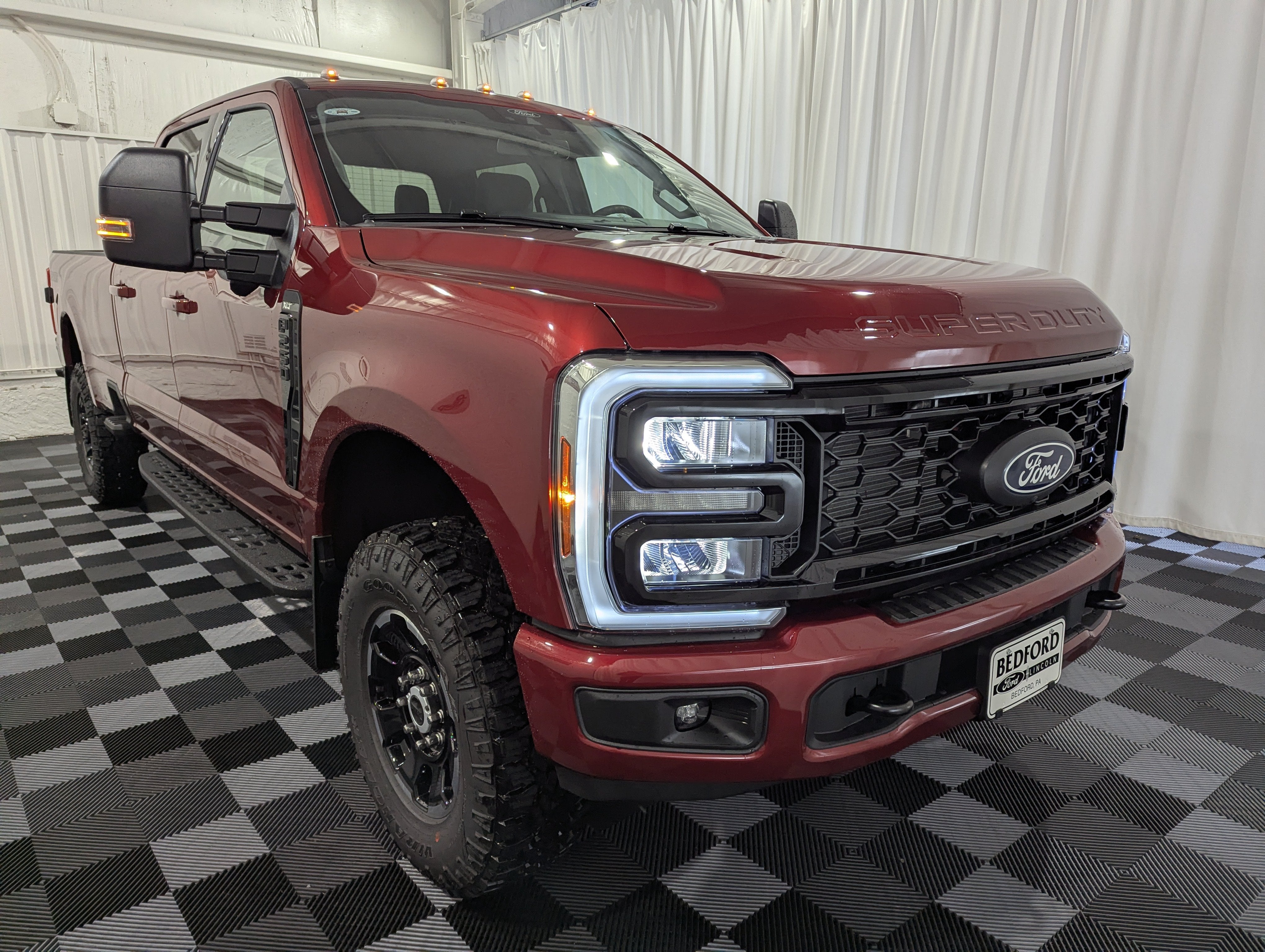 2027 Ford Super Duty F-250 SRW XLT