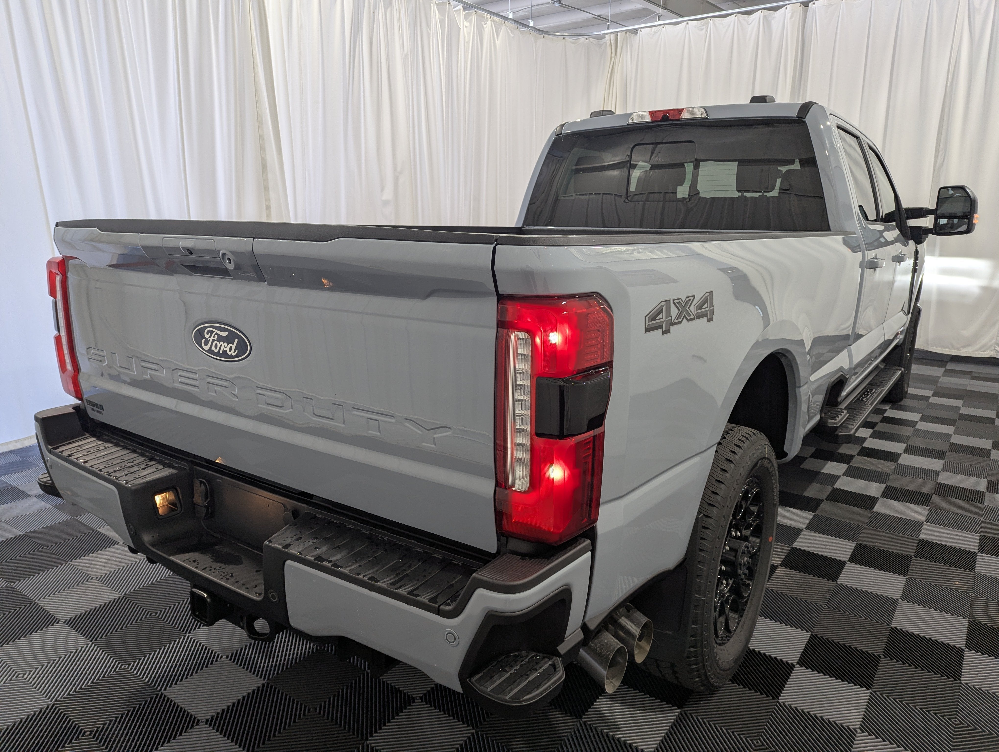 2027 Ford Super Duty F-350 SRW LARIAT