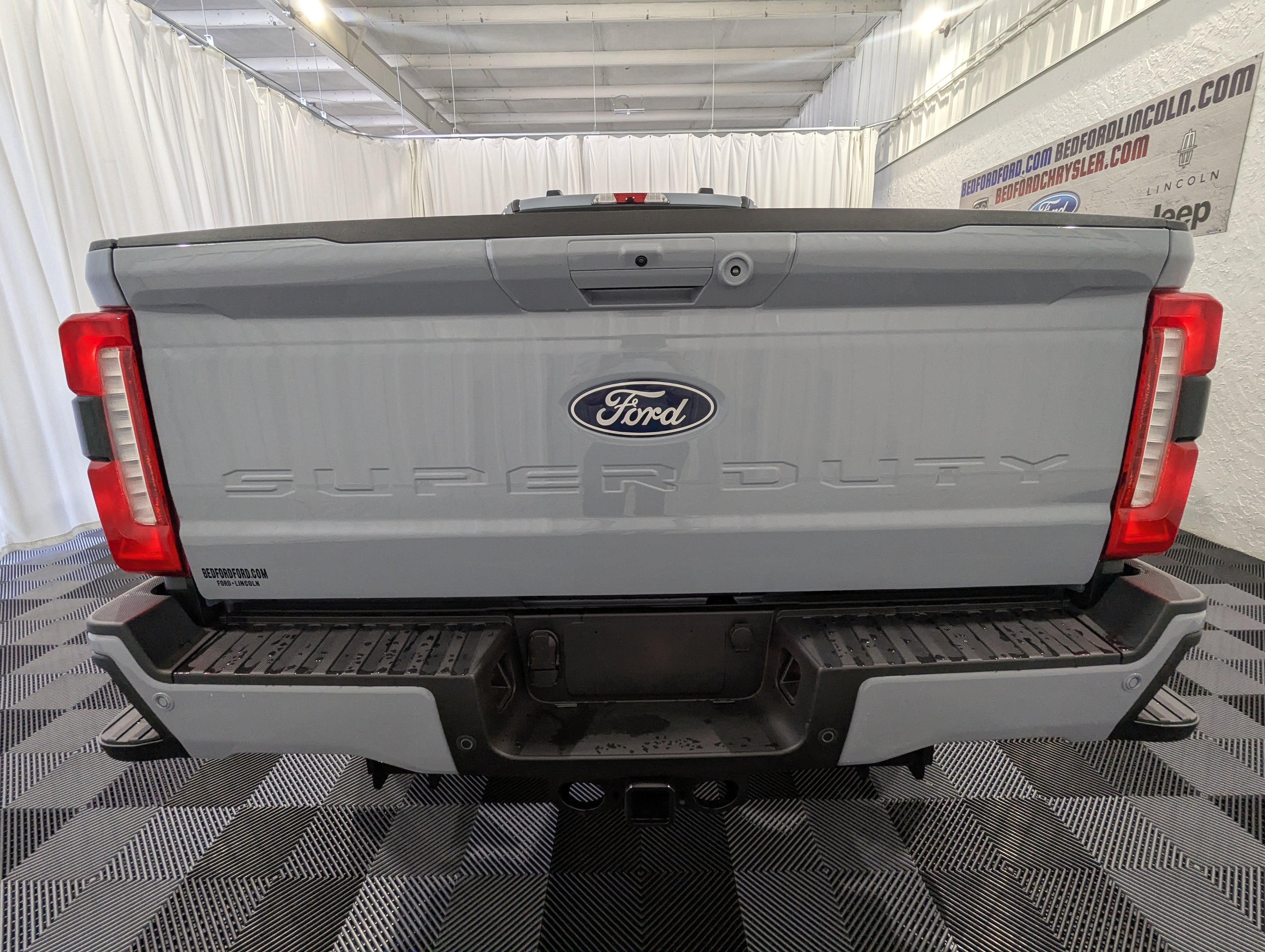 2027 Ford Super Duty F-350 SRW LARIAT