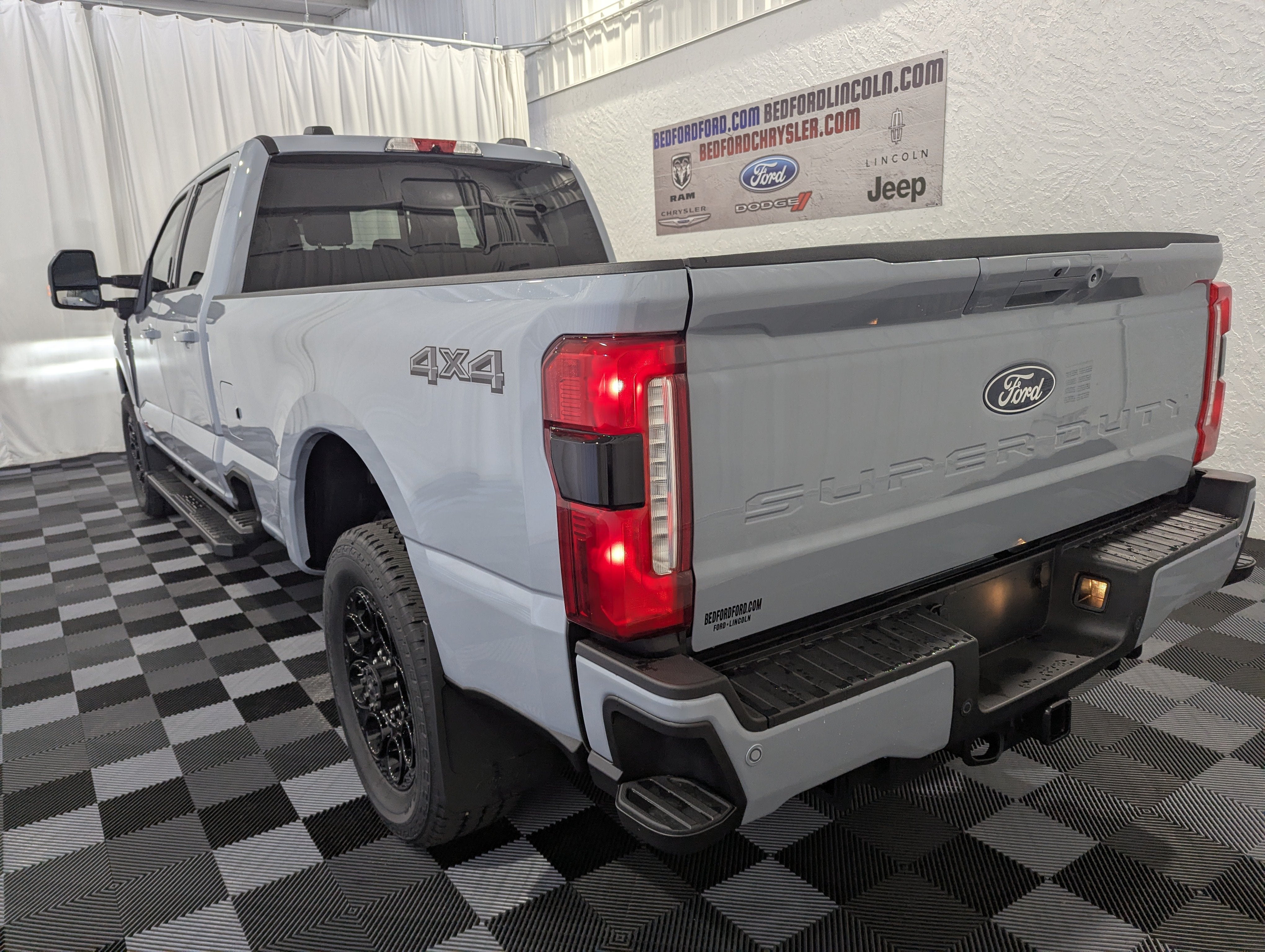 2027 Ford Super Duty F-350 SRW LARIAT